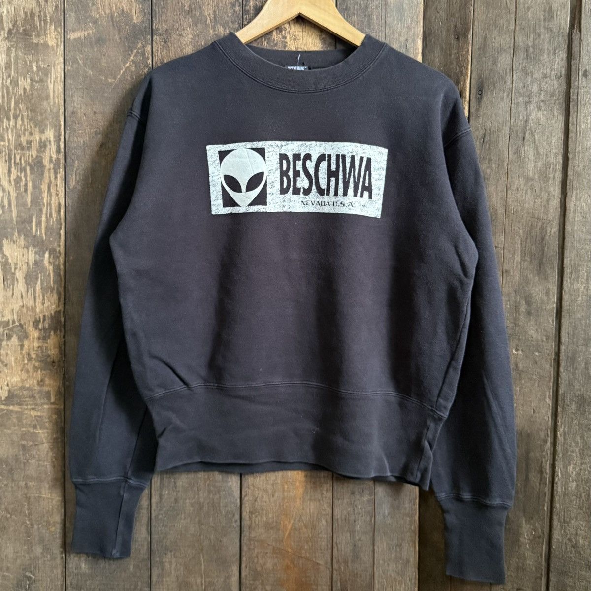 Other Vintage Beschwa Crewneck Sweatshirt Size US L / EU 52-54 / 3 - 1 Thumbnail