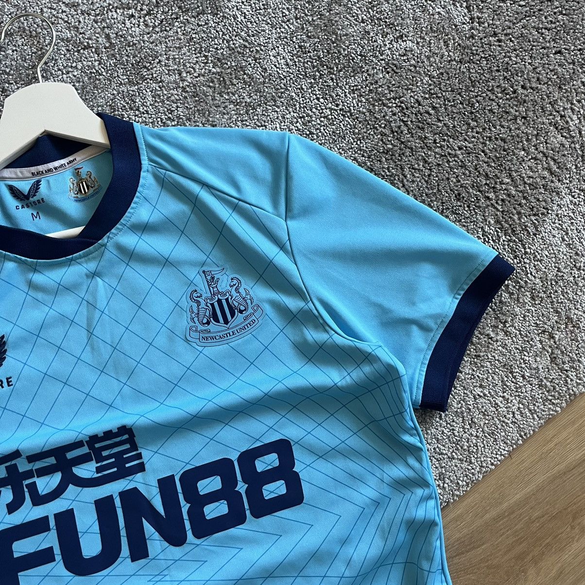 Other Newcastle United 2021/2022 Soccer Jersey Hype Size US M / EU 48-50 / 2 - 3 Thumbnail