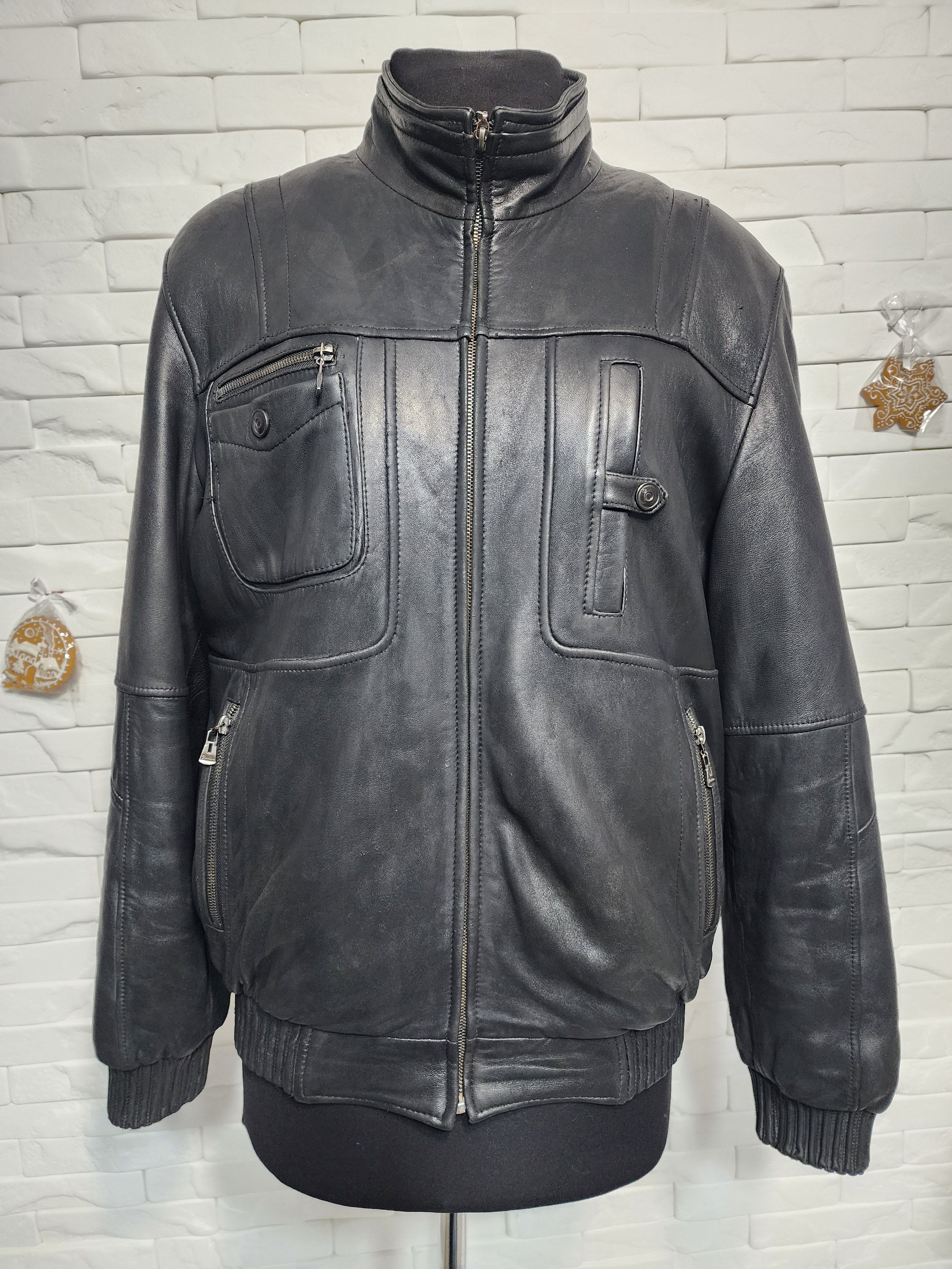 Uniqlo Men's Black Genuine Leather Jacket: Zipper Pockets. Size US L / EU 52-54 / 3 - 1 Thumbnail