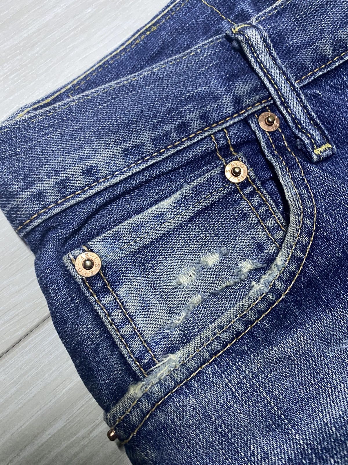 Levi's Vintage Levis 505 Faded Wash Crazy Distressed Loose Jeans Size US 31 - 9 Thumbnail