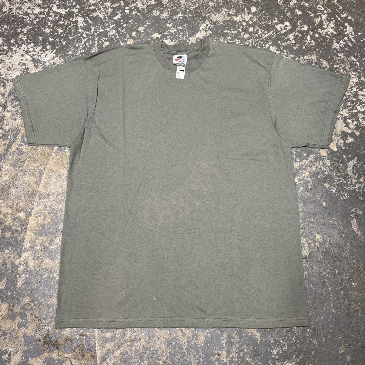 Nike Vintage Nike Green Blank No Swoosh 90s Tshirt USA Size US XL / EU 56 / 4 - 1 Thumbnail