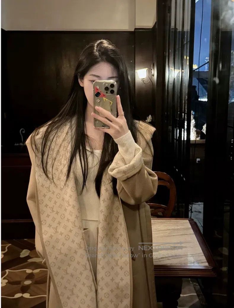 Louis Vuitton Louis Vuitton Beige reversible coat Size XXS / US 00 / IT 34 - 8 Thumbnail