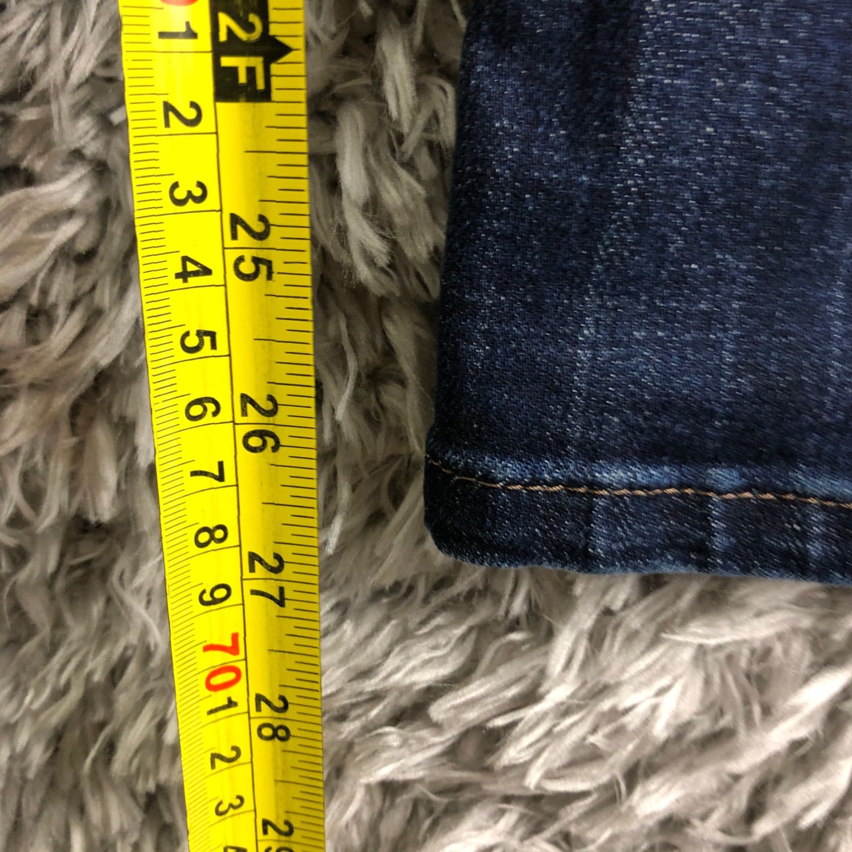 Lee Lee Relaxed Fit Straight Leg Womens Plus Size 18 Short Mid Rise Medium Wash Jean Size 40" / US 18 - 3 Thumbnail