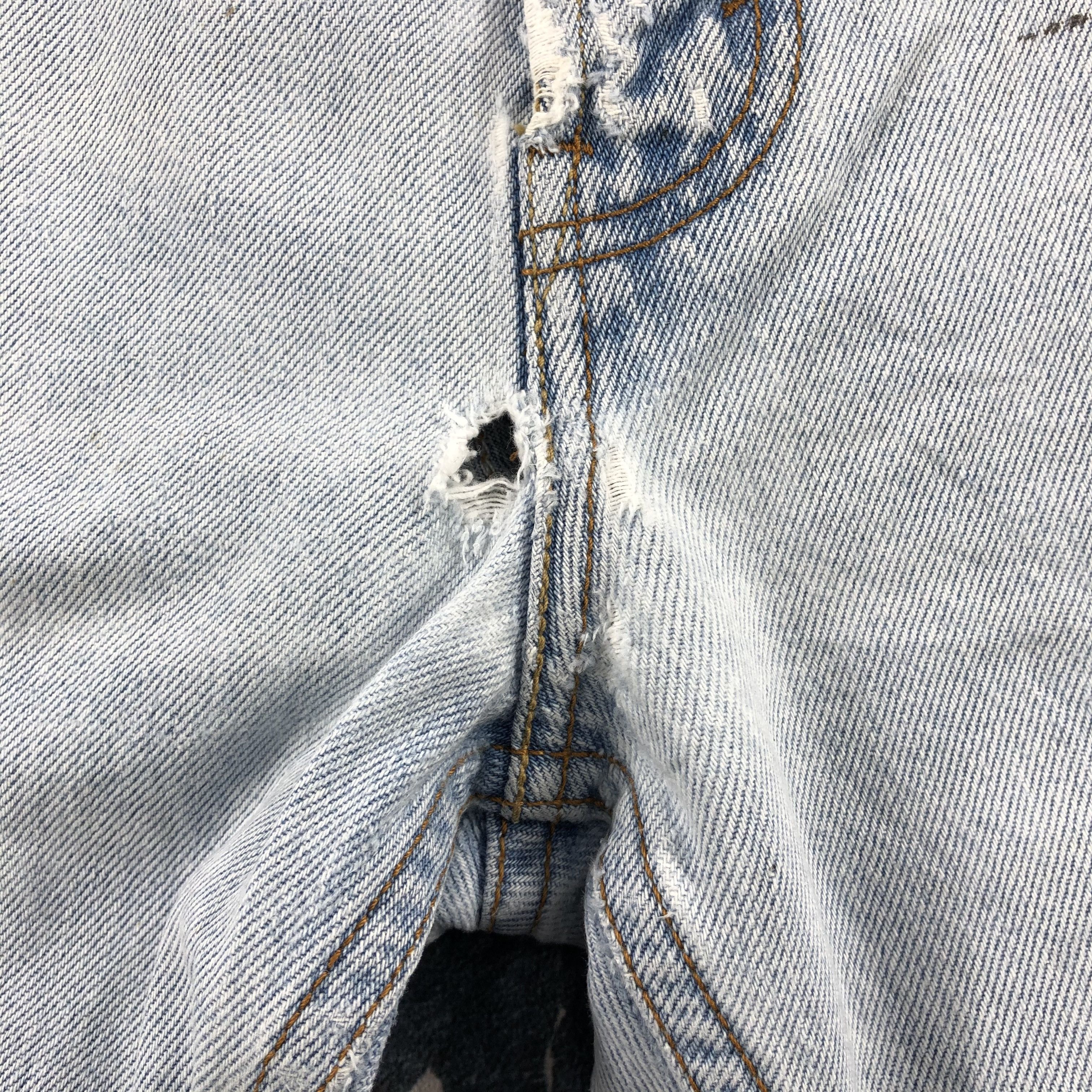 Levi's × Vintage Vintage Light Wash Levis 505 Jeans-JM2693 Size US 35 - 14 Thumbnail