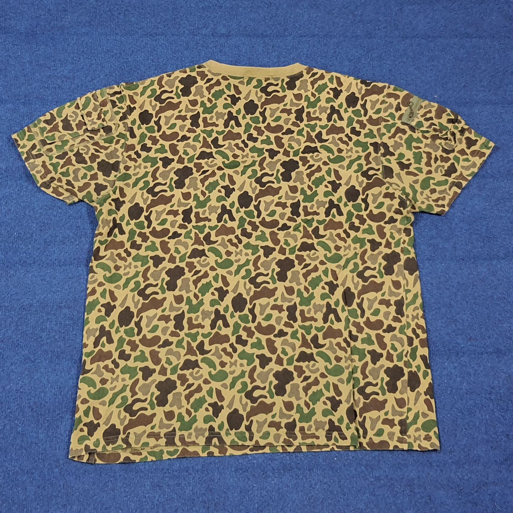 Vintage Global Work Japan Brand Hunter Camo T-Shirt C285N25