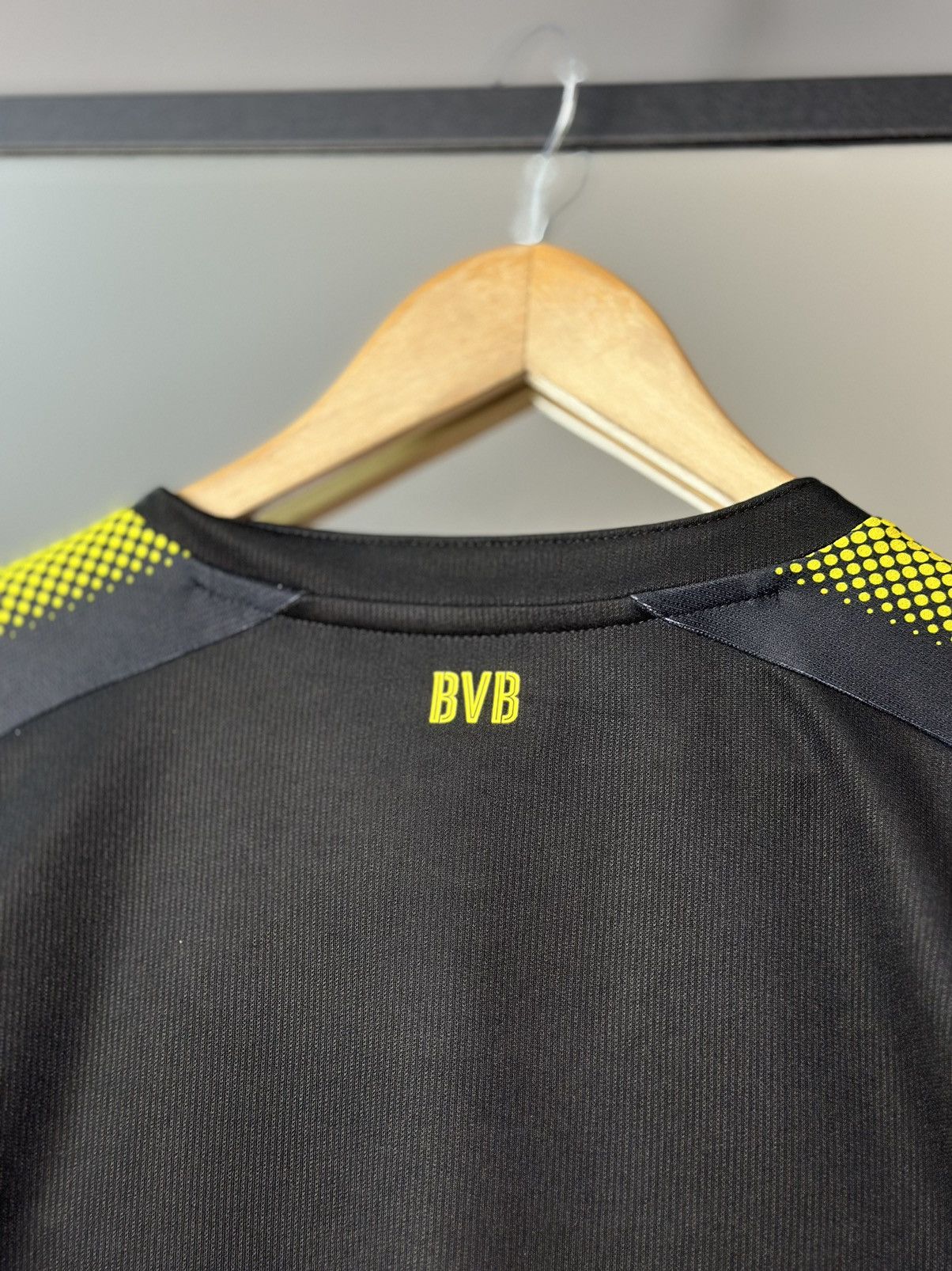 Puma Borussia Dortmund 2017/18 Puma football shirt Jersey soccer Size US XL / EU 56 / 4 - 15 Thumbnail
