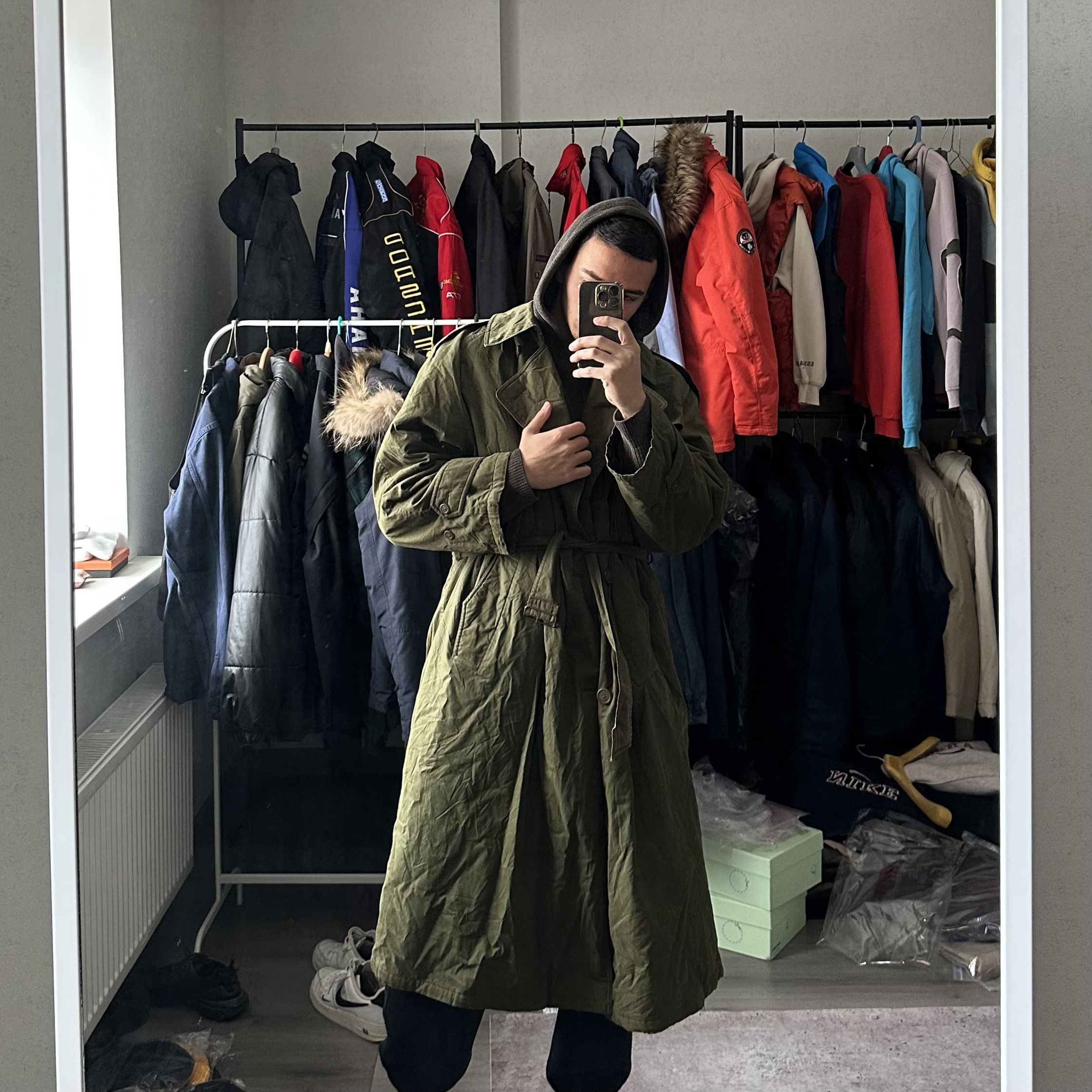Valentino 90s Vintage Valentino Warmed Avant Garde Winter Heavy Coat Size US L / EU 52-54 / 3 - 2 Thumbnail