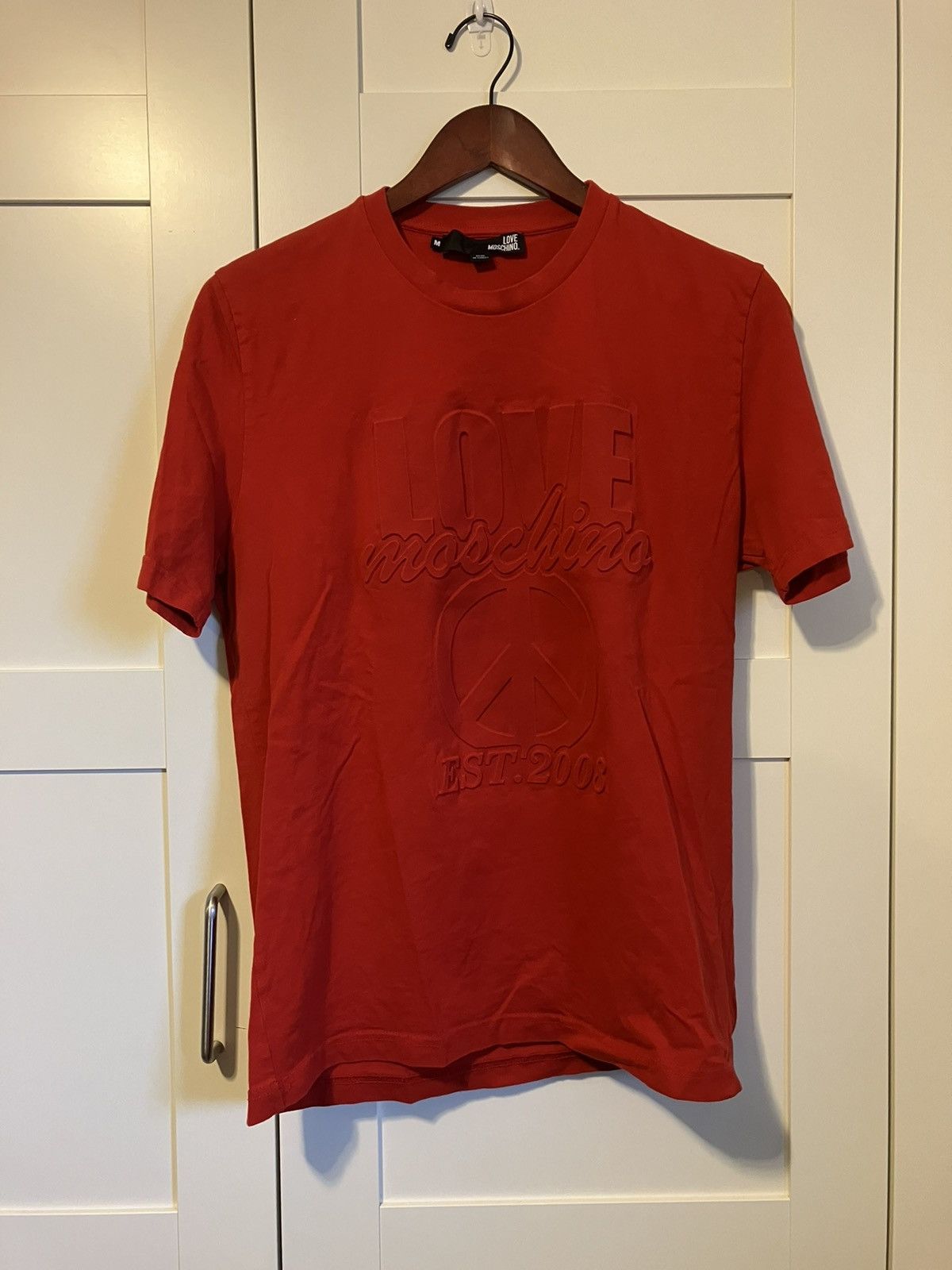 Moschino Embossed Logo tee Size US M / EU 48-50 / 2 - 1 Thumbnail