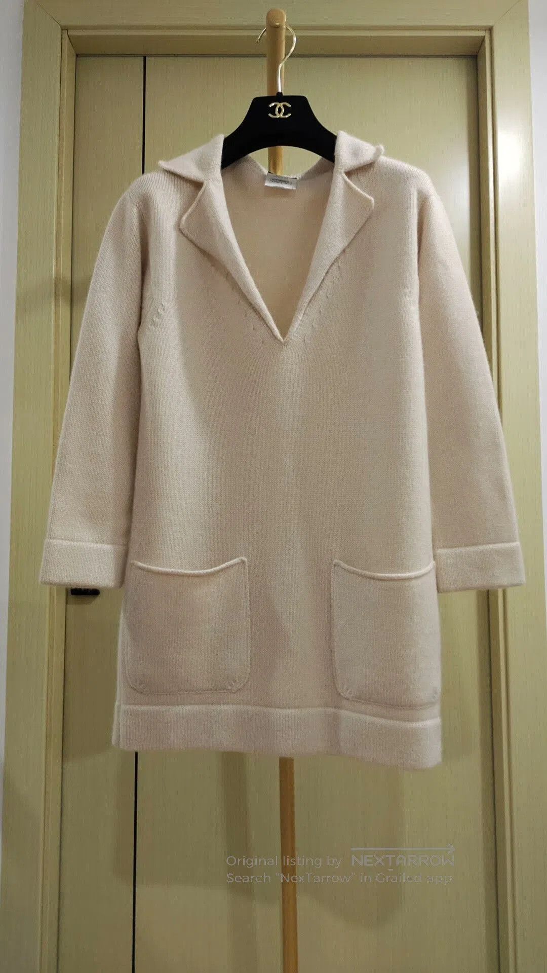 Chanel Chanel Beige Cashmere Knit Top. Size M / US 6-8 / IT 42-44 - 1 Thumbnail