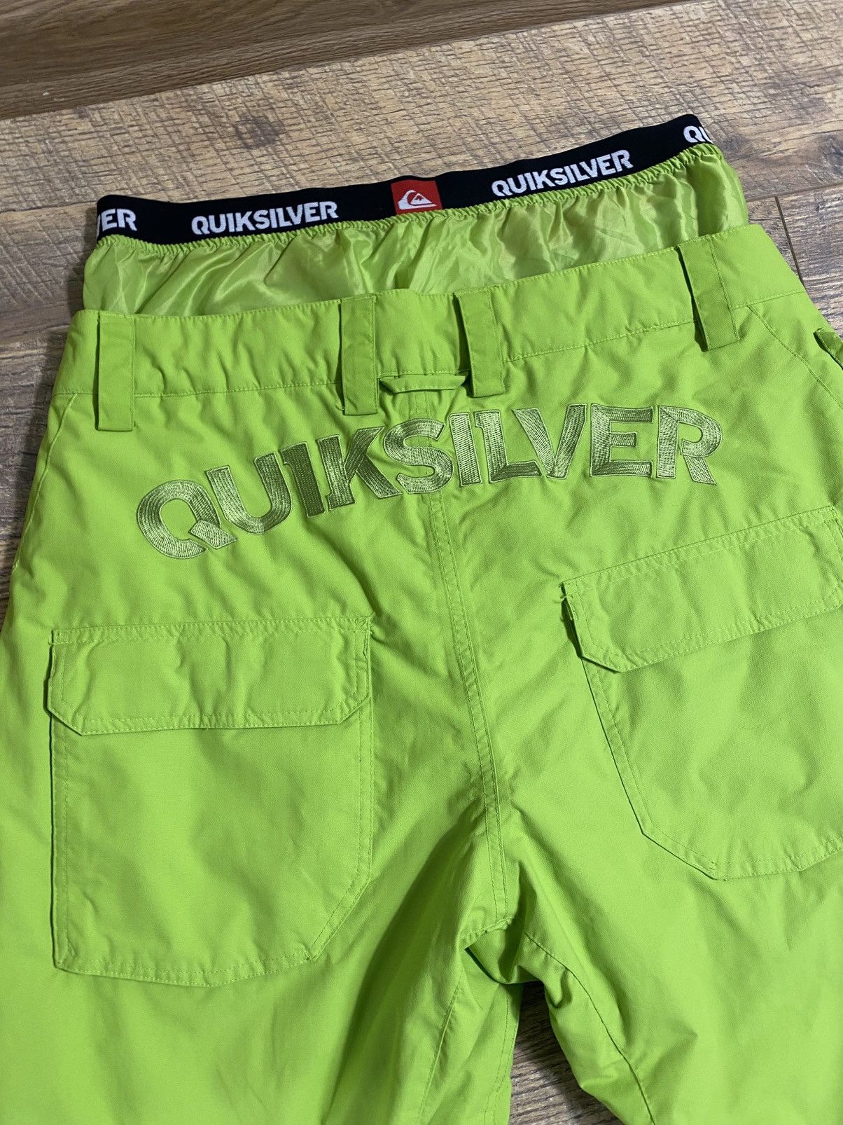 Quiksilver Quiksilver Silver Ski Pants. Neon Lime. 8000MM Tech. Size L Size US 32 / EU 48 - 8 Thumbnail
