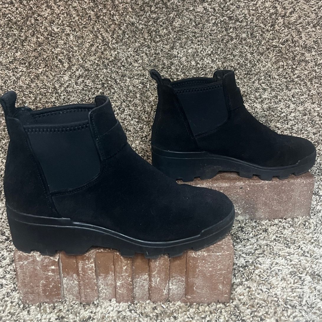 Eileen Fisher Eileen Fisher Waterproof Wedge Chelsea Booties Black 9 Size US 9 / IT 39 - 4 Thumbnail