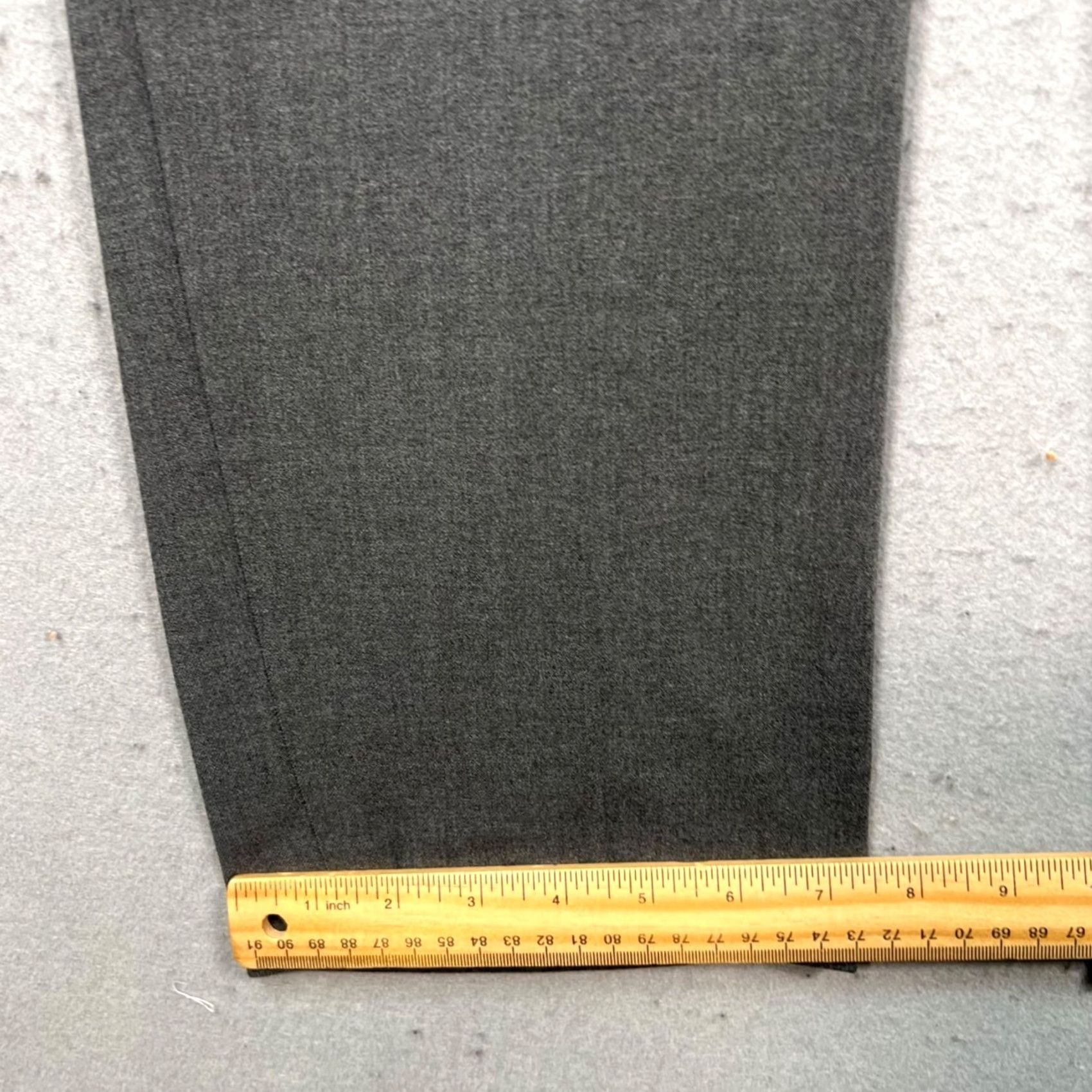 Uniqlo Uniqlo Mens XL Dress Pants Gray Polyester Blend Flat Front Tapered Inseam 27in Slashed Pockets Men Clothing Size US 36 / EU 52 - 7 Thumbnail