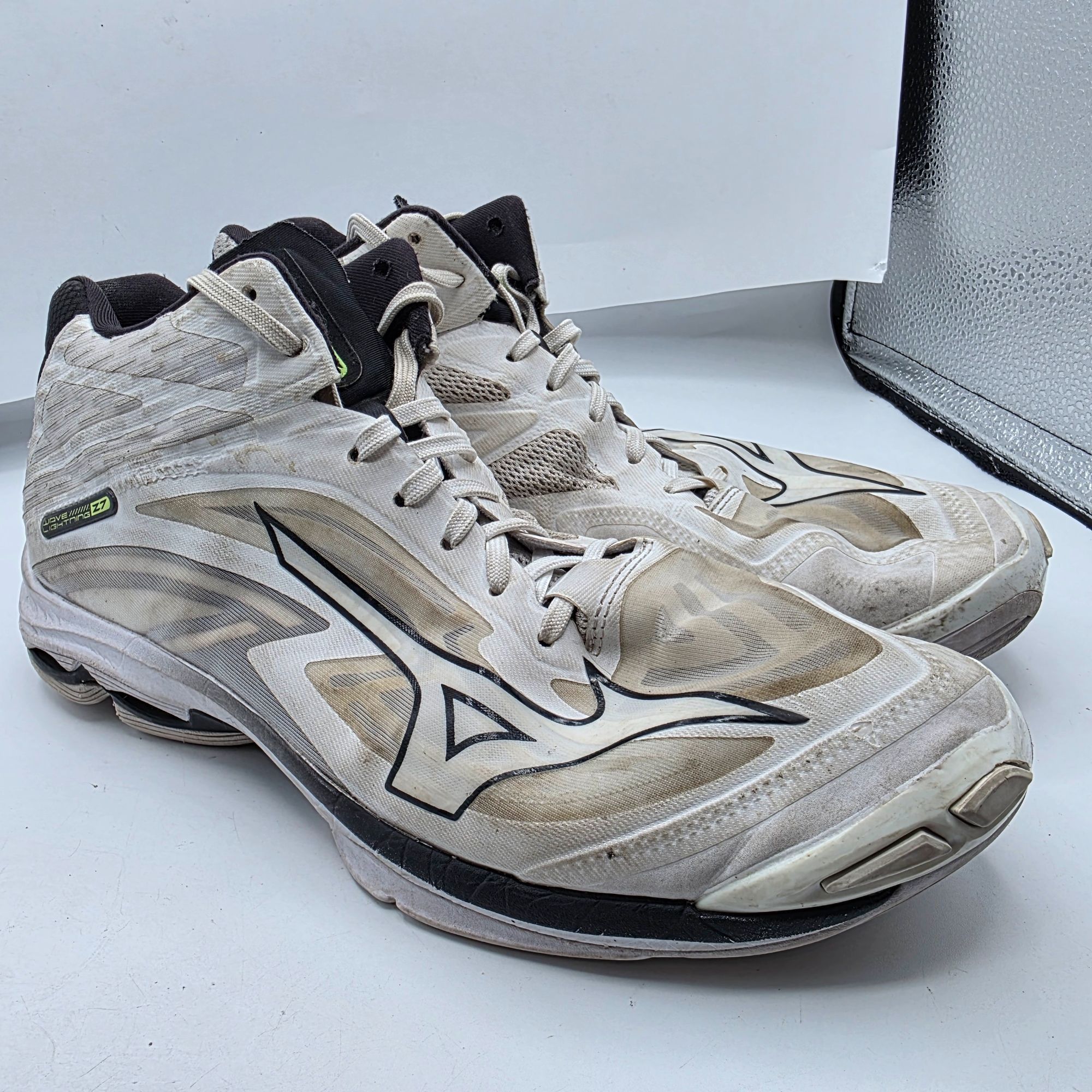 Mizuno Mizuno Wave Lightning Z7 Mens Size 11 Volleyball Shoes White Size US 11 / EU 44 - 1 Thumbnail