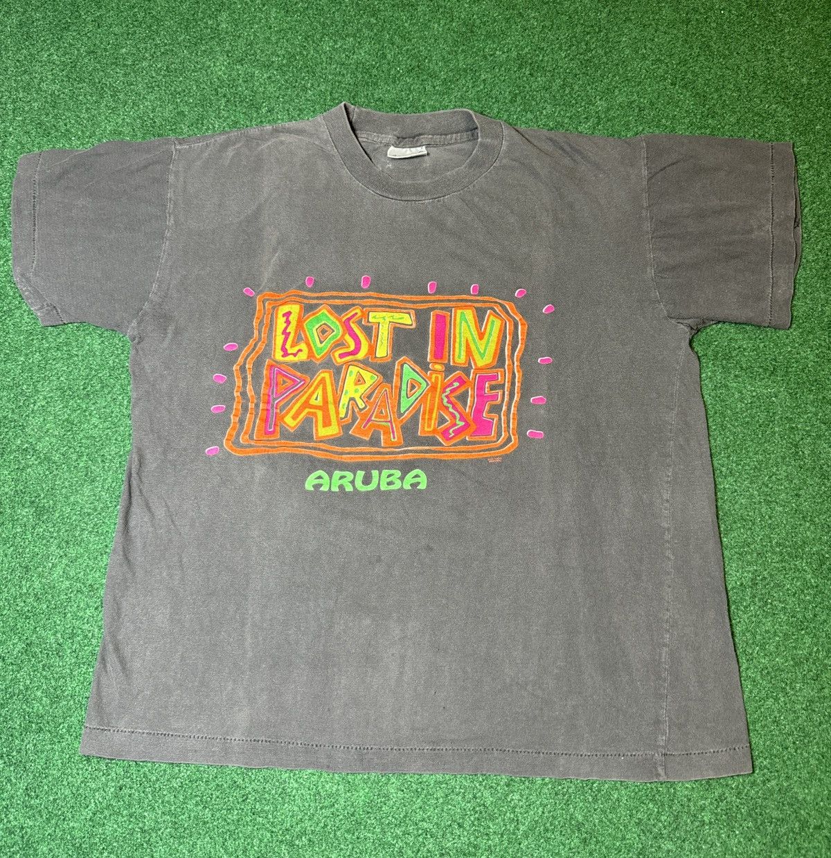 Vintage Vtg 90s Aruba Lost In Paradise Island Resort Faded T Shirt Size S / US 4 / IT 40 - 1 Thumbnail