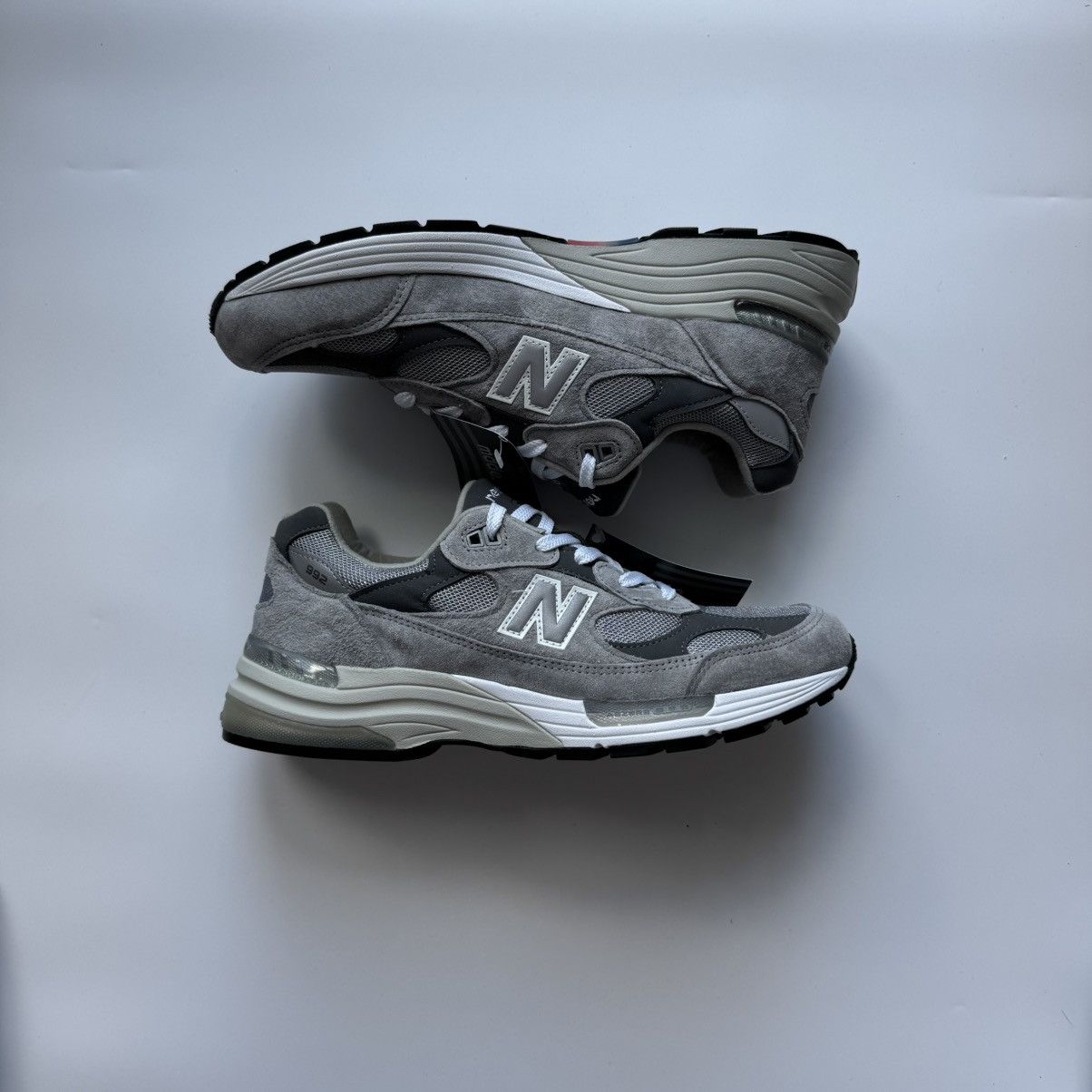 New Balance New Balance 992 MiUSA grey silver metallic sneakers NB Size US 10 / EU 43 - 3 Thumbnail