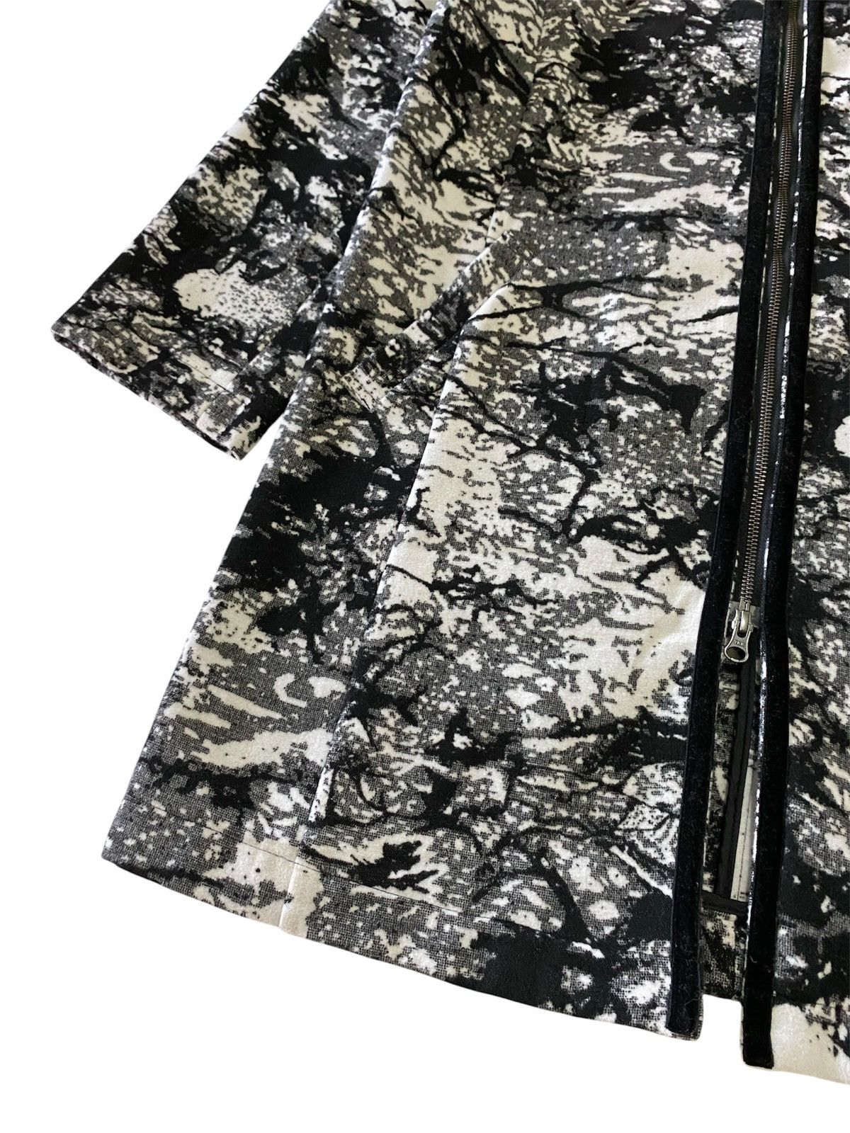 Japanese Brand Fur Raymayers Fabric From ITALY Monochrome Jacket Zip Hoodie Size US M / EU 48-50 / 2 - 5 Thumbnail