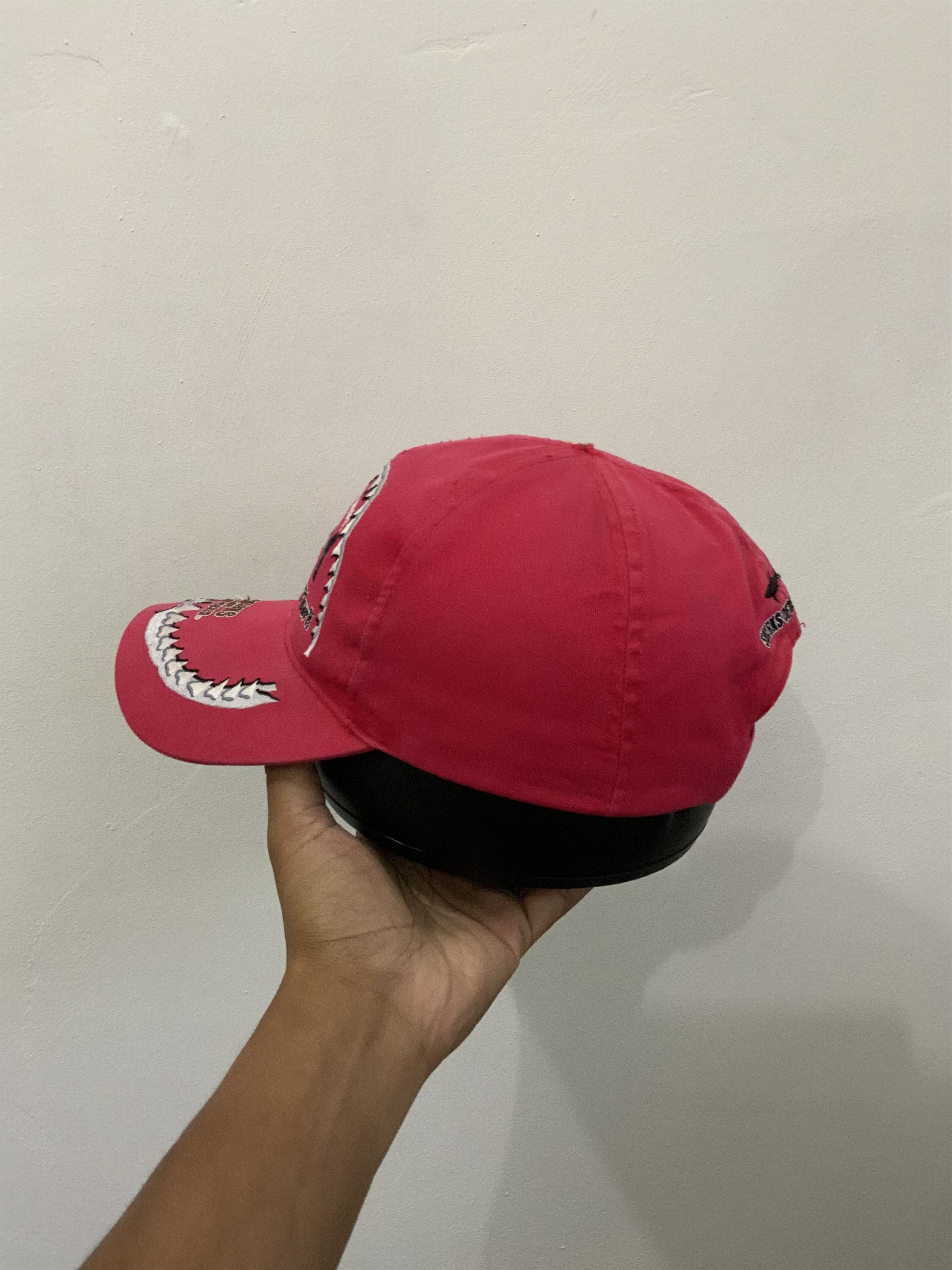 If Six Was Nine Great White Shark of The World Hat Cap Size ONE SIZE - 3 Thumbnail