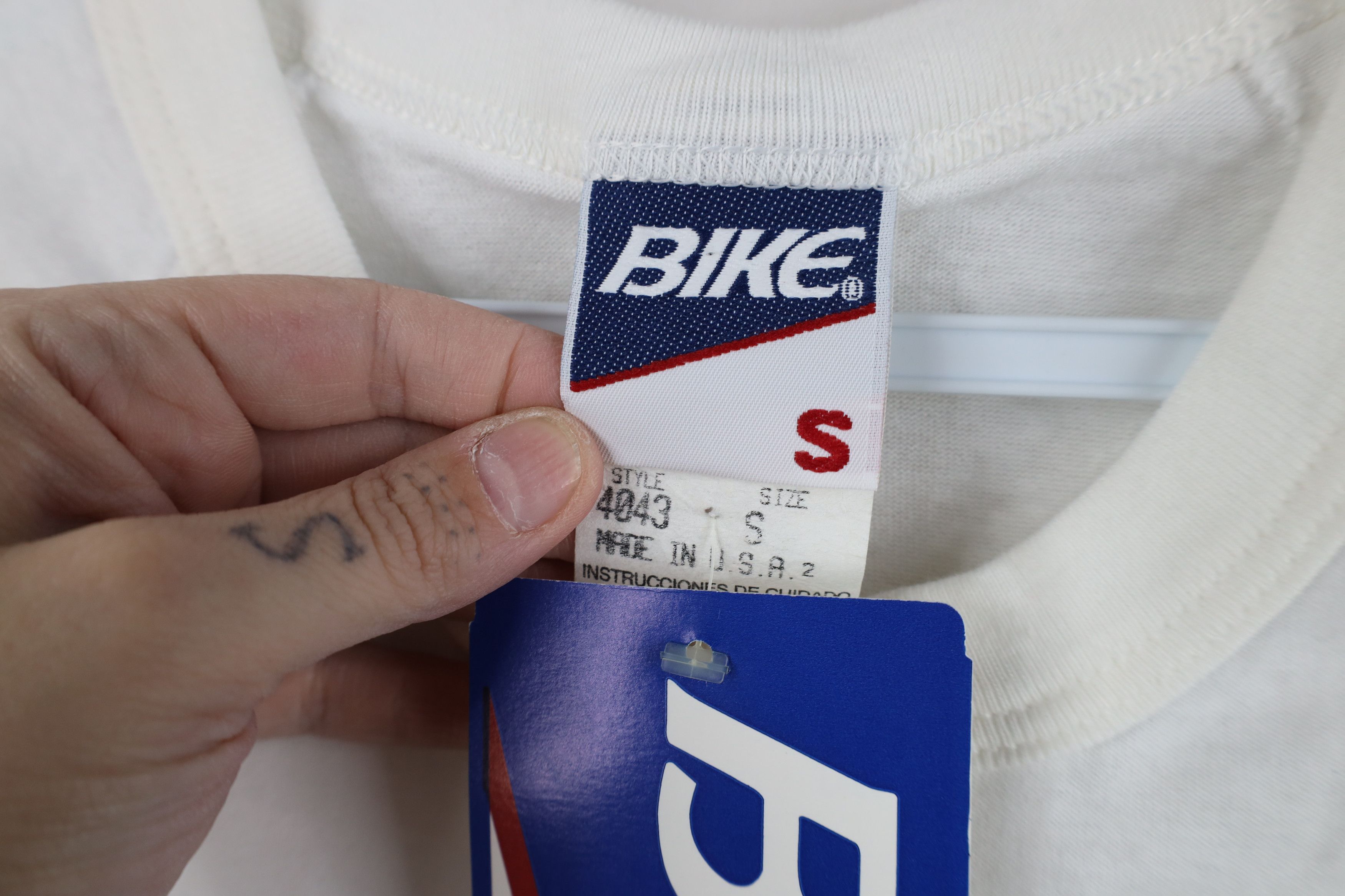 Vintage Deadstock Vintage 90s Bike Baseball Henley T-Shirt White USA Size US S / EU 44-46 / 1 - 8 Thumbnail