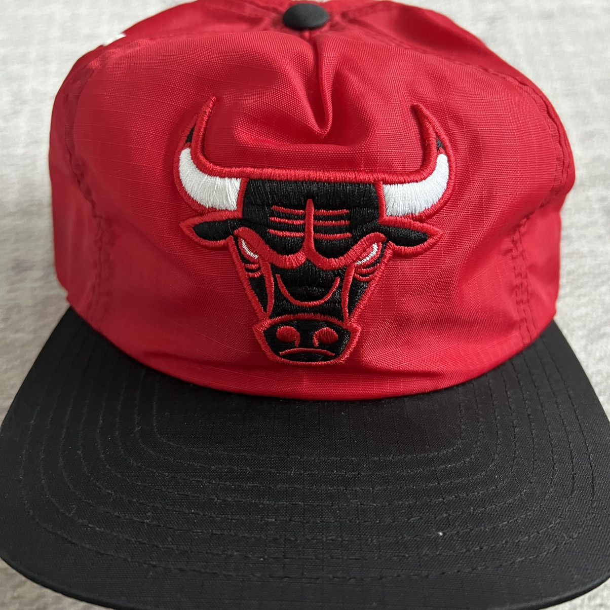 Mitchell & Ness Mitchell & Ness Men’s NBA Chicago Bulls Red Nylon Zipper Hat Size ONE SIZE - 2 Thumbnail