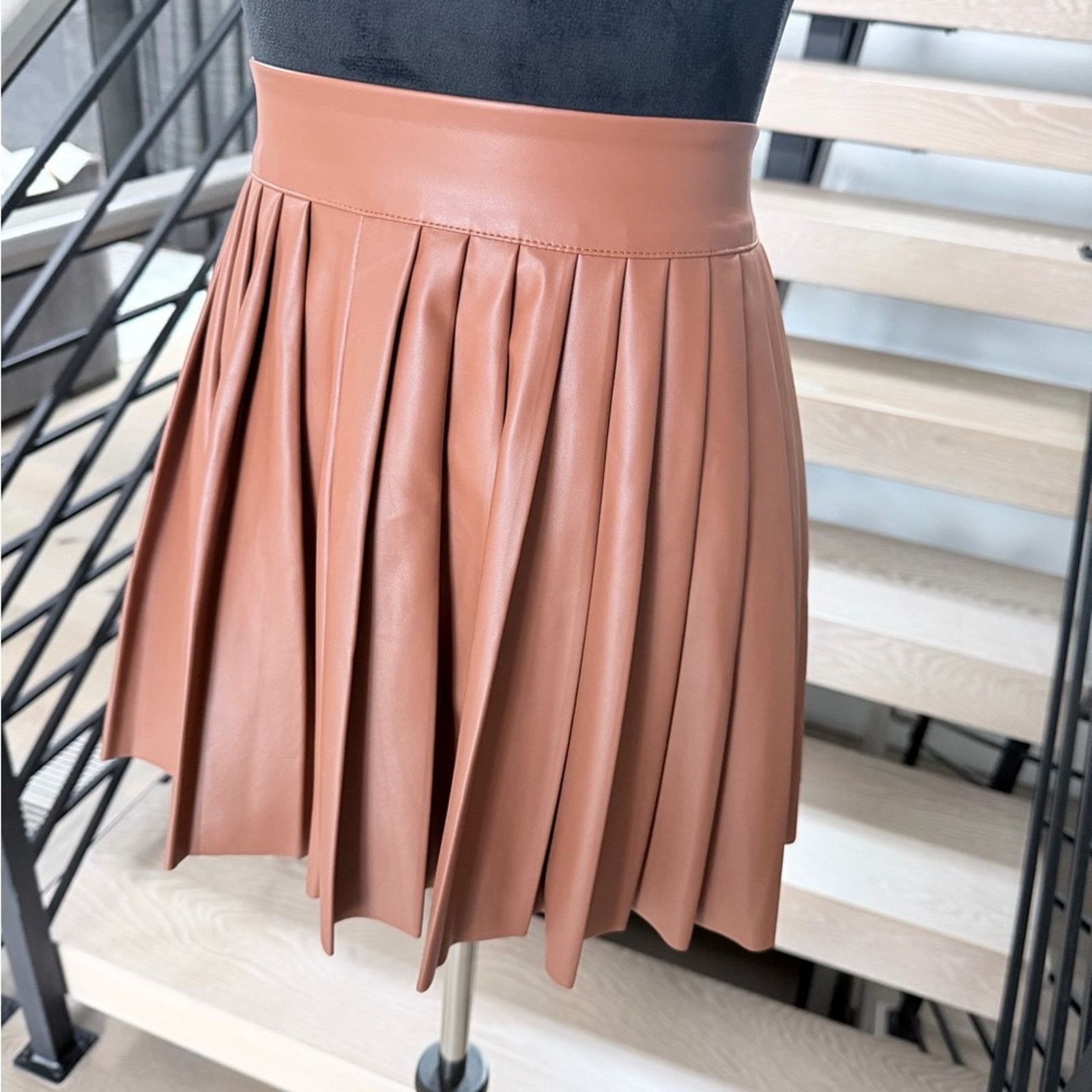 Other New Y2K Camel Brown Vegan Leather Pleated Skirt size S Size 27" / US 4 / IT 40 - 5 Thumbnail
