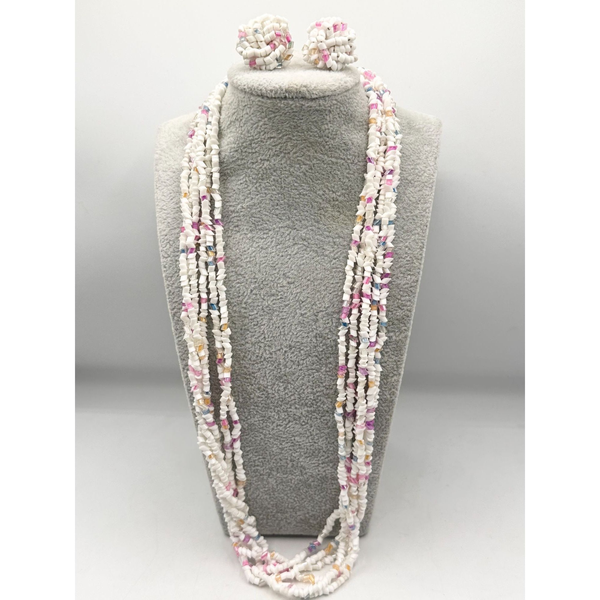 Vintage Vintage white beaded multi strand necklace with earrings jew Size ONE SIZE - 3 Thumbnail