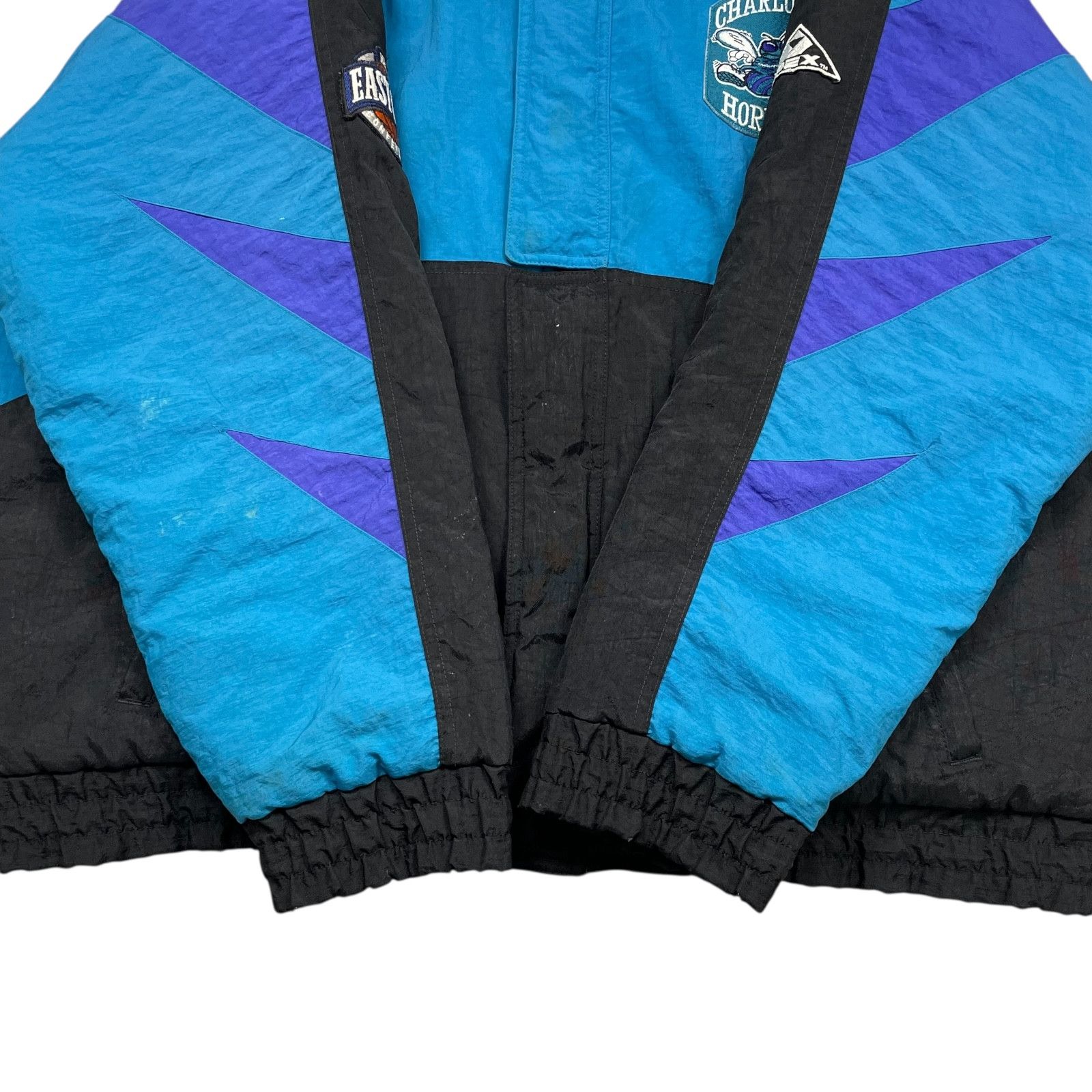 NBA VTG 90s CHARLOTTE HORNETS APEX ONE FULL ZIP PUFFER JACKET XL Size US XL / EU 56 / 4 - 11 Thumbnail