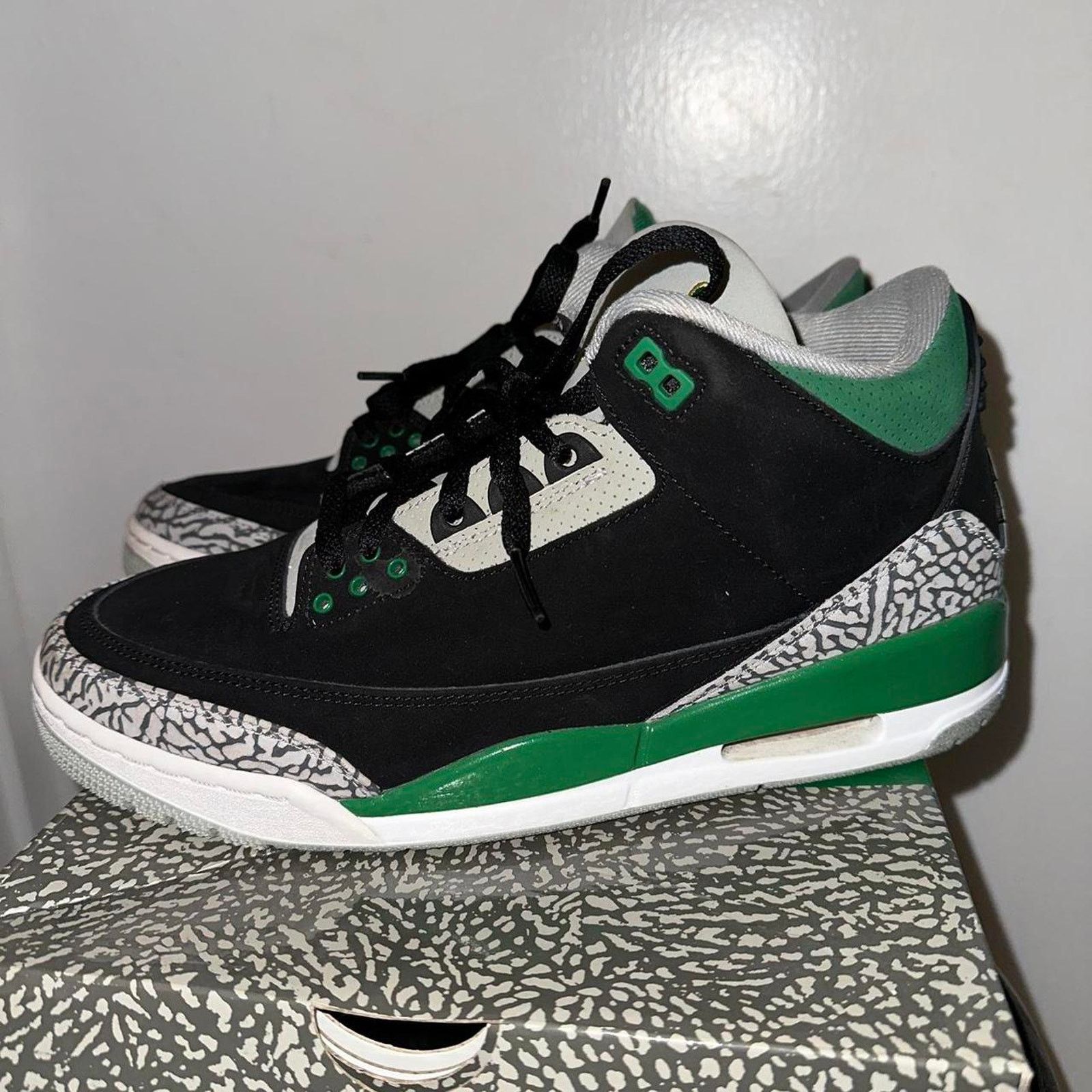Jordan Brand × Nike Air Jordan 3 Retro Black/PINE GREEN 2021 Worn Once 10 mens Size US 10 / EU 43 - 3 Thumbnail