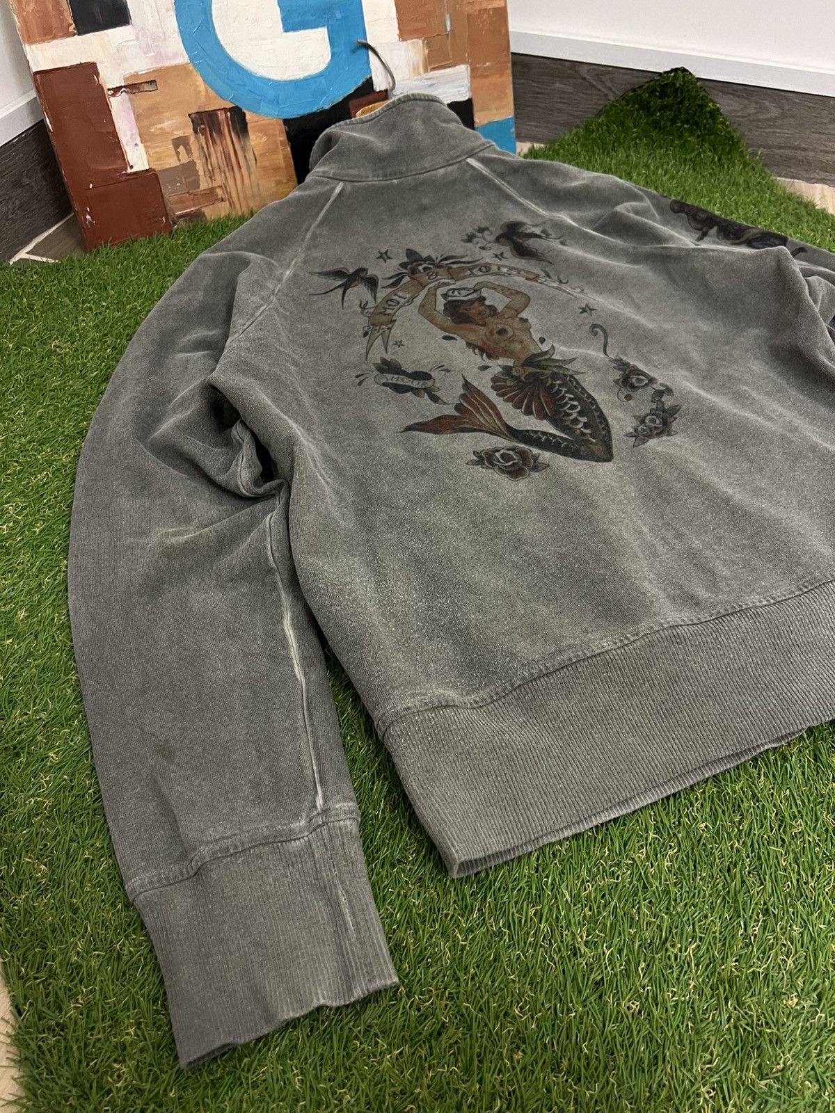 Hugo Boss × Vintage Hugo Boss Y2K Girl Graphic Long Sleeve Zip Sweatshirt Size US L / EU 52-54 / 3 - 5 Thumbnail
