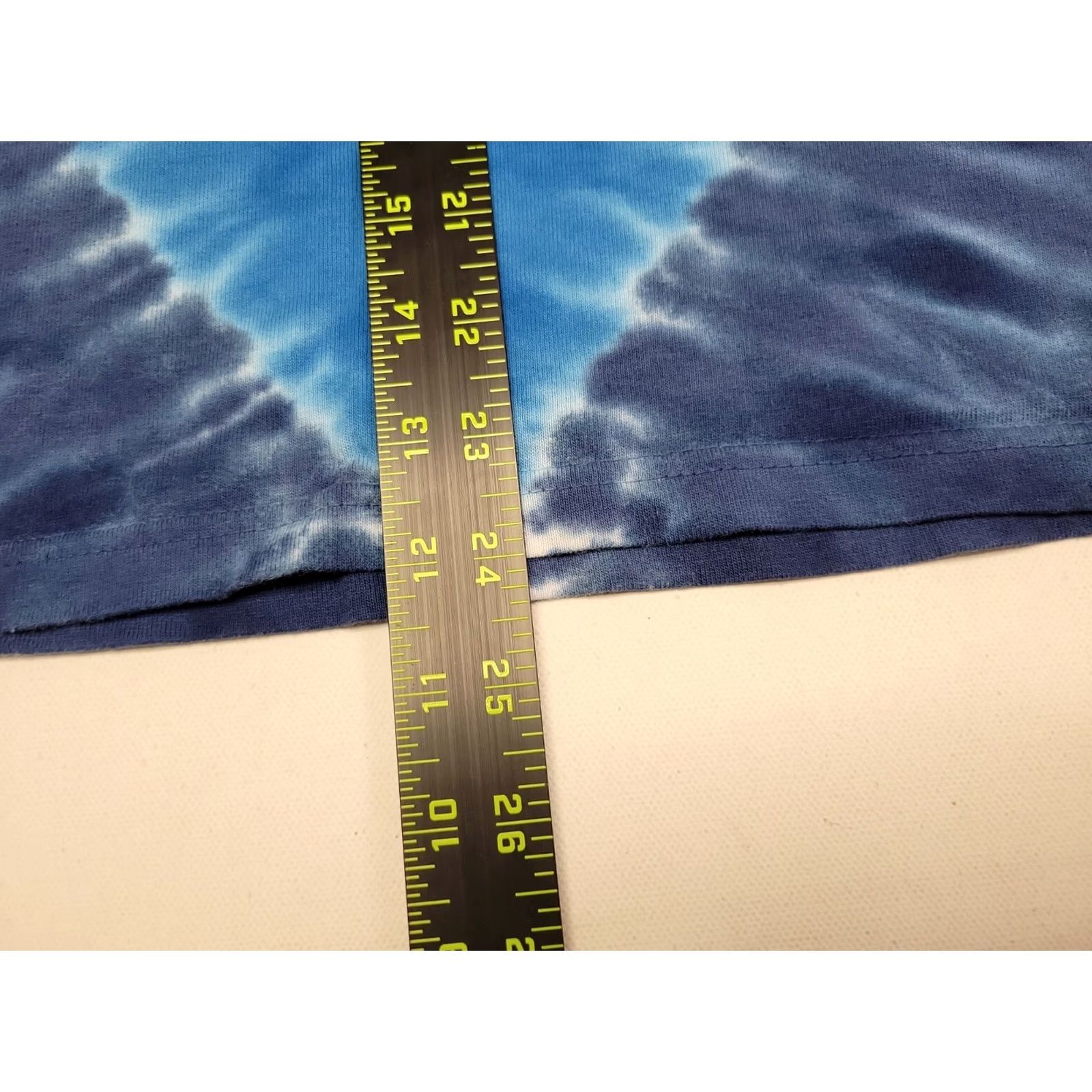 Vintage Tie Dye Pink Floyd Wish You Were Here SUNDOG T-Shit Vintage 2003 Small Blue Mens Regular Size Size US S / EU 44-46 / 1 - 7 Thumbnail