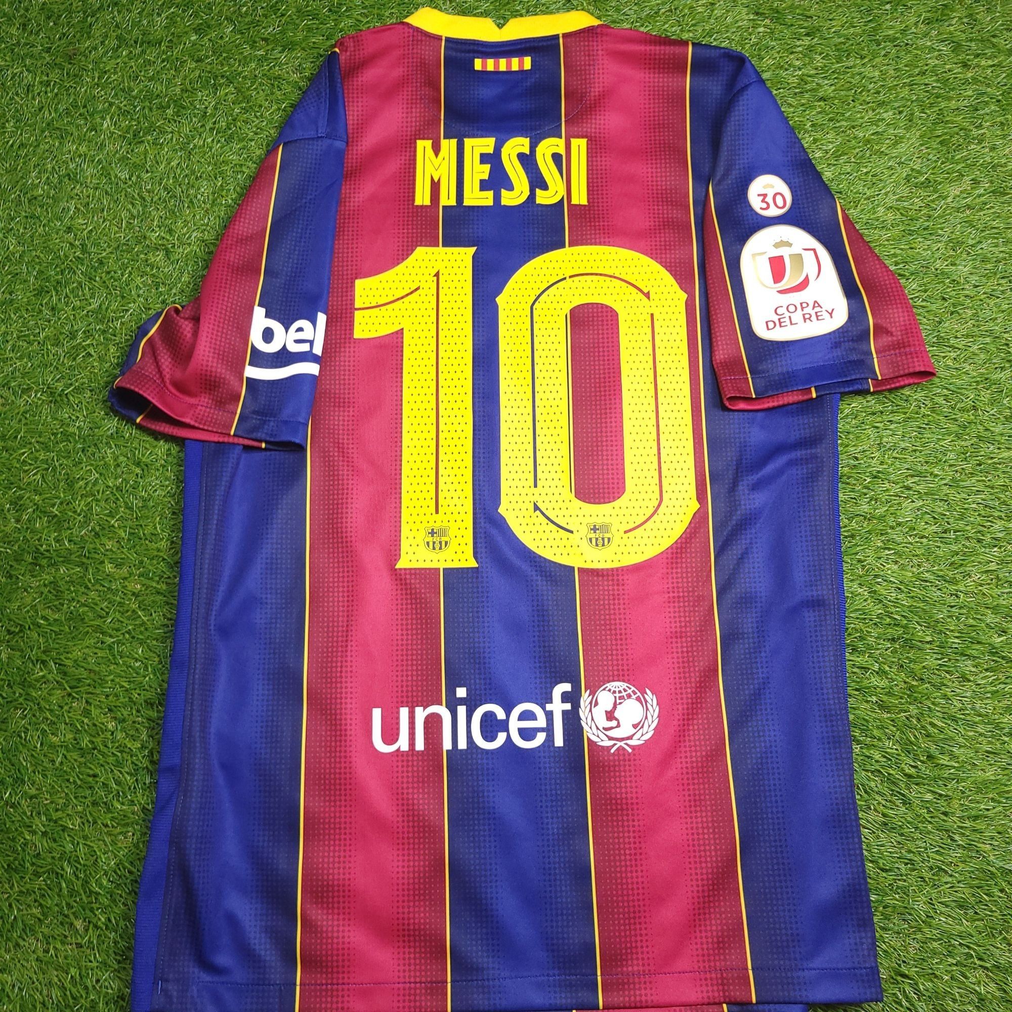 Nike Messi Barcelona 2020 2021 LAST SEASON Soccer Jersey M Size US M / EU 48-50 / 2 - 1 Thumbnail