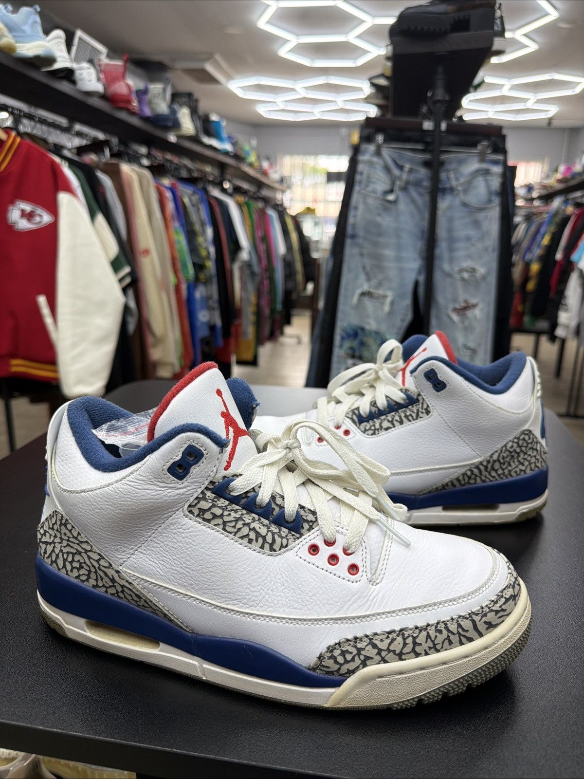 Jordan Brand Nike Air Jordan 3 Retro True Blue White Blue Red 2016 9.5 Size US 10 / EU 43 - 4 Thumbnail
