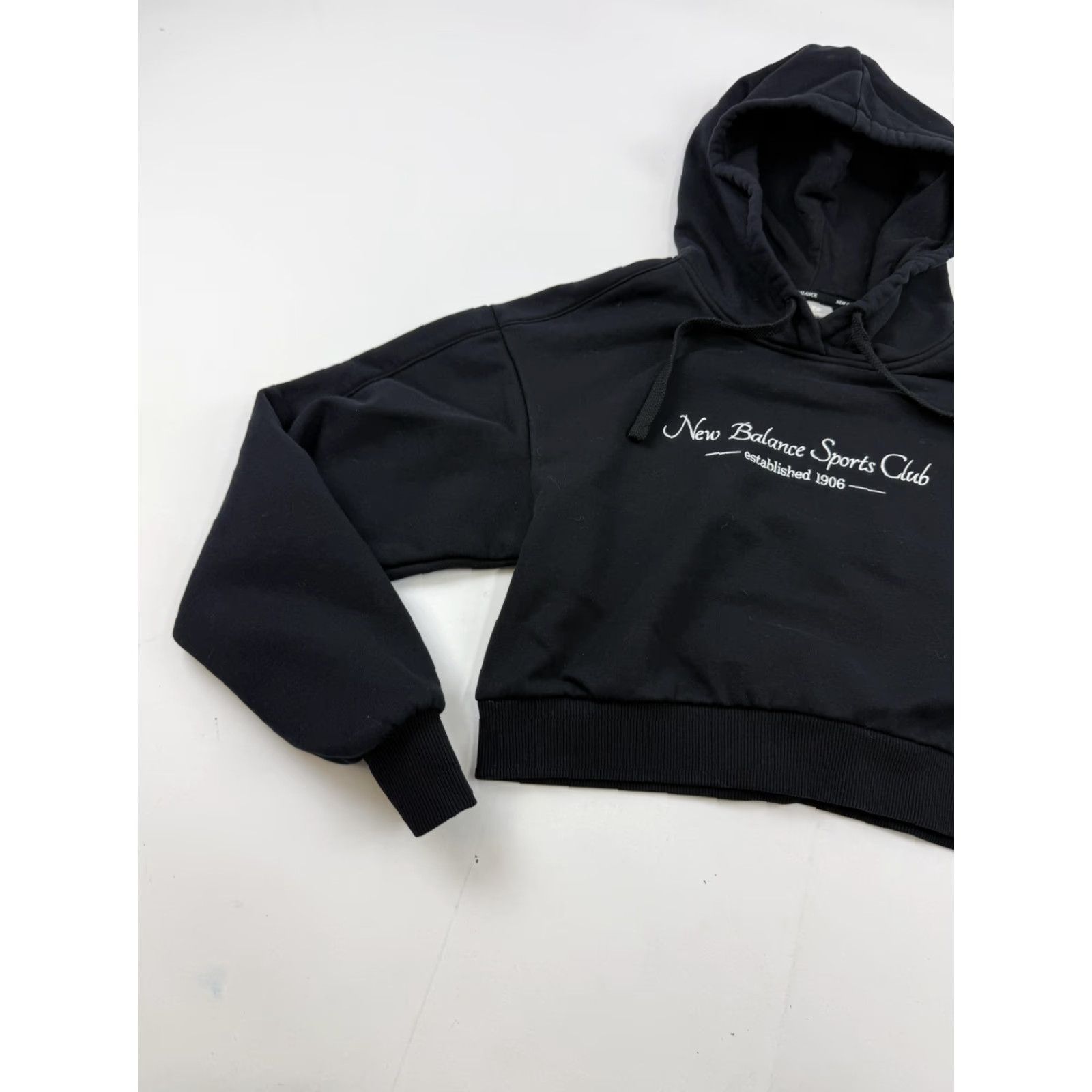 New Balance New Balance Hoodie Womens Small Black Cropped Embroidered Sports Club Fleece Size S / US 4 / IT 40 - 3 Thumbnail