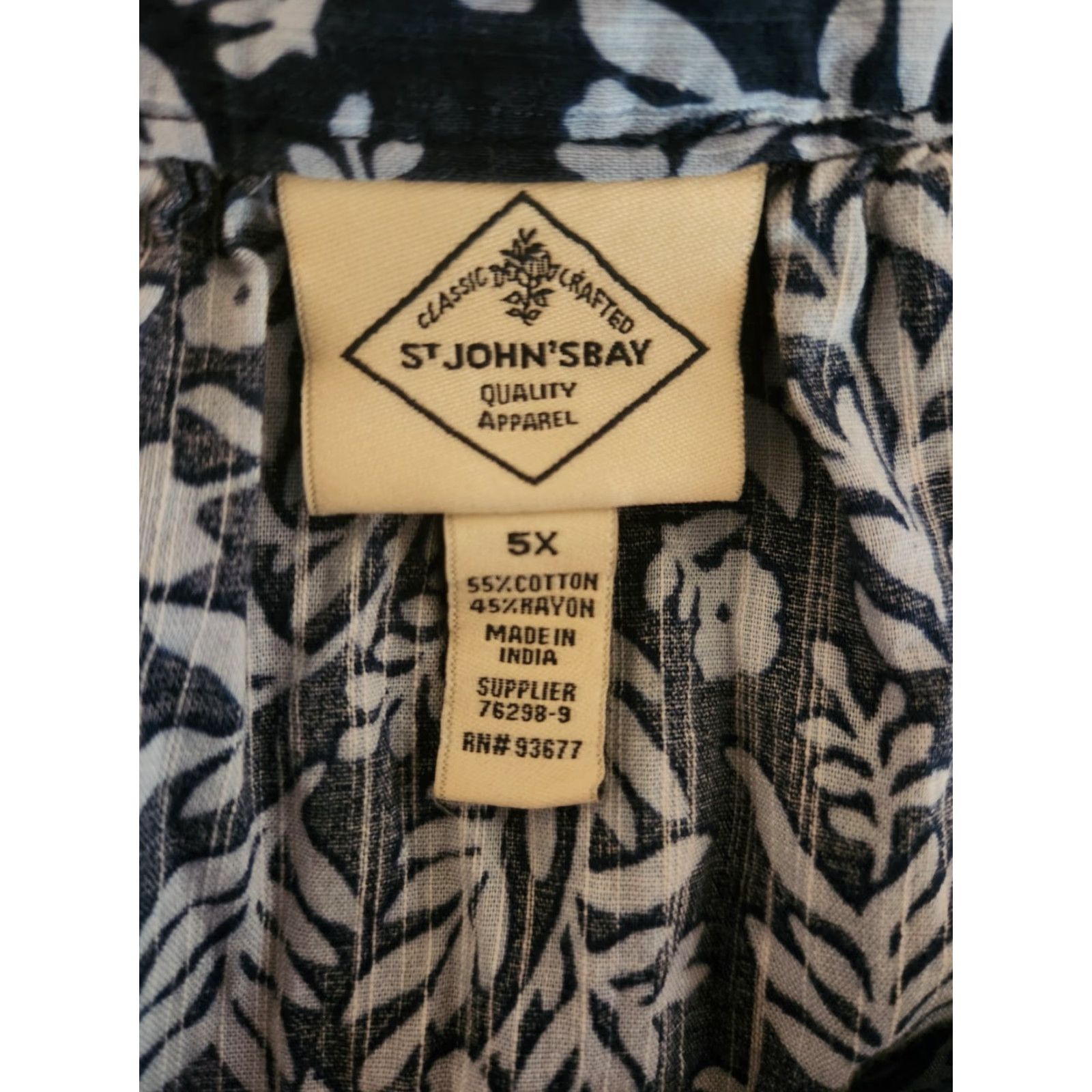 Vintage St. John's Bay Navy Blue Floral Print Short Sleeve Top Shirt 5X Plus Boho Blouse, Casual, Travel, Party/Cocktail, Womens Size XXL / US 16-18 / IT 52-54 - 6 Thumbnail