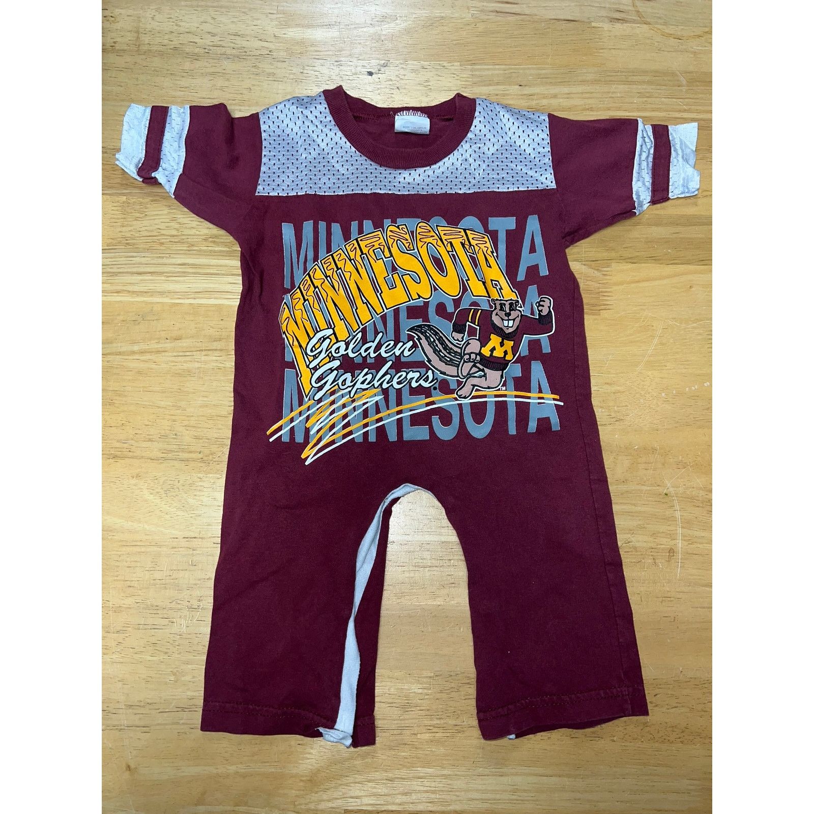 Vintage Baby Golden Gophers One Piece Minnesota College 12 Months Size XL / US 12-14 / IT 48-50 - 1 Thumbnail