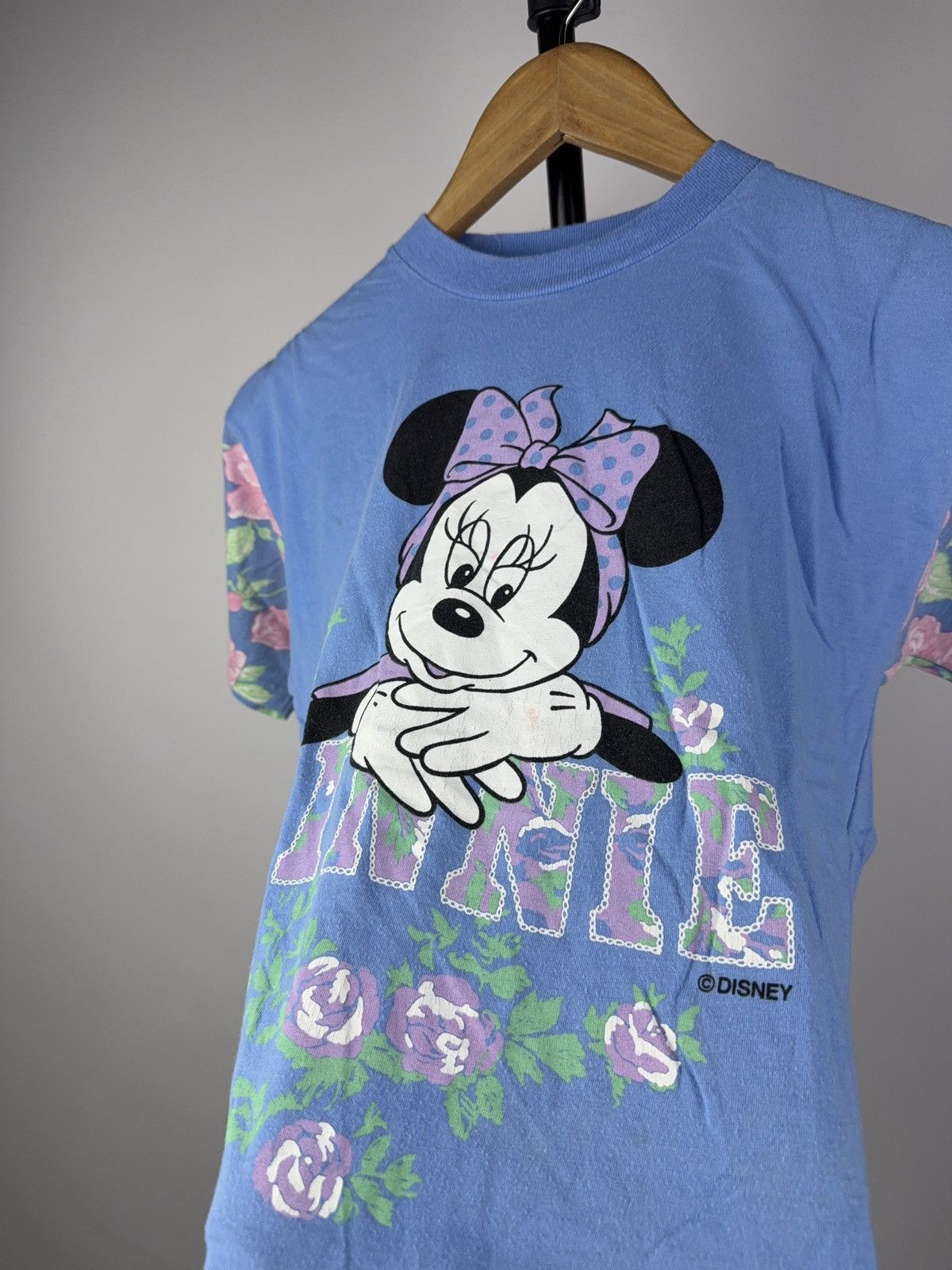 Disney VNTG 90s Retro Minnie Mouse Disney T-Shirt Floral Sleeves Size XS / US 0-2 / IT 36-38 - 4 Thumbnail