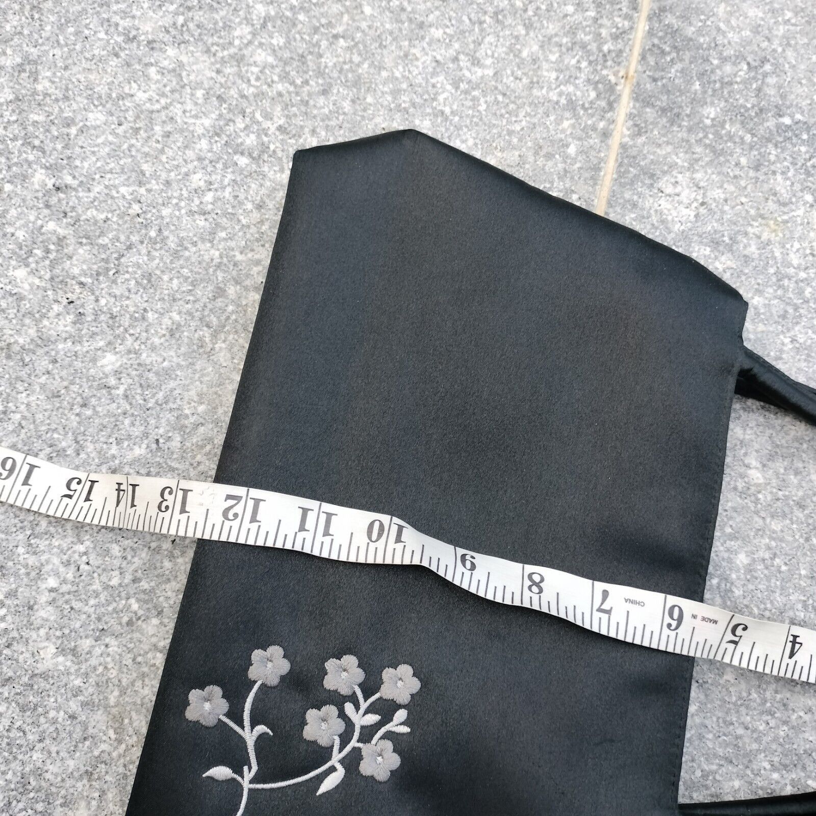 Vintage Vintage Black Shoulder Bag Floral Handbag Embroidered Satin Size ONE SIZE - 10 Thumbnail