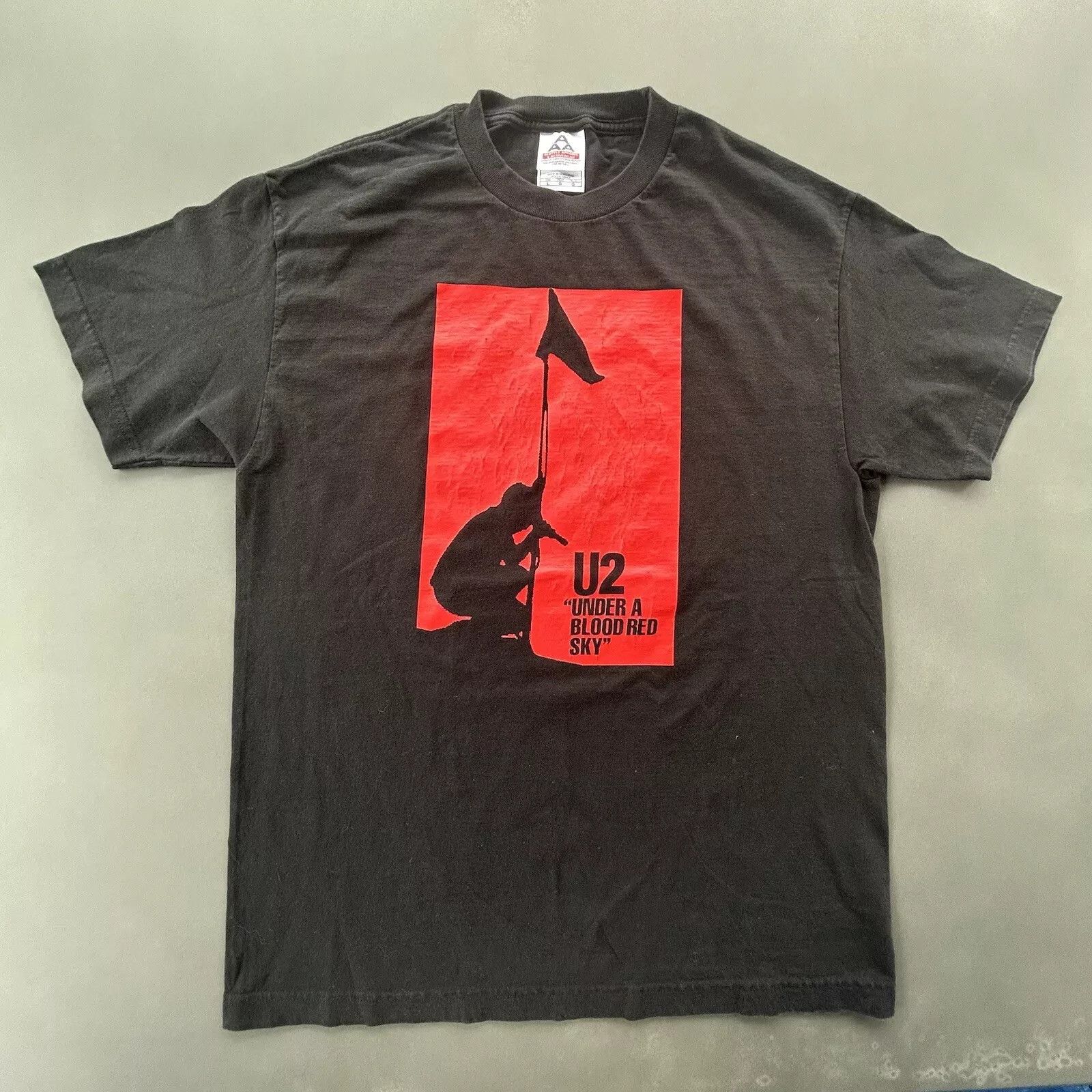 Vintage Vintage U2 Shirt Mens Large Under A Blood Red Sky Size US L / EU 52-54 / 3 - 1 Thumbnail
