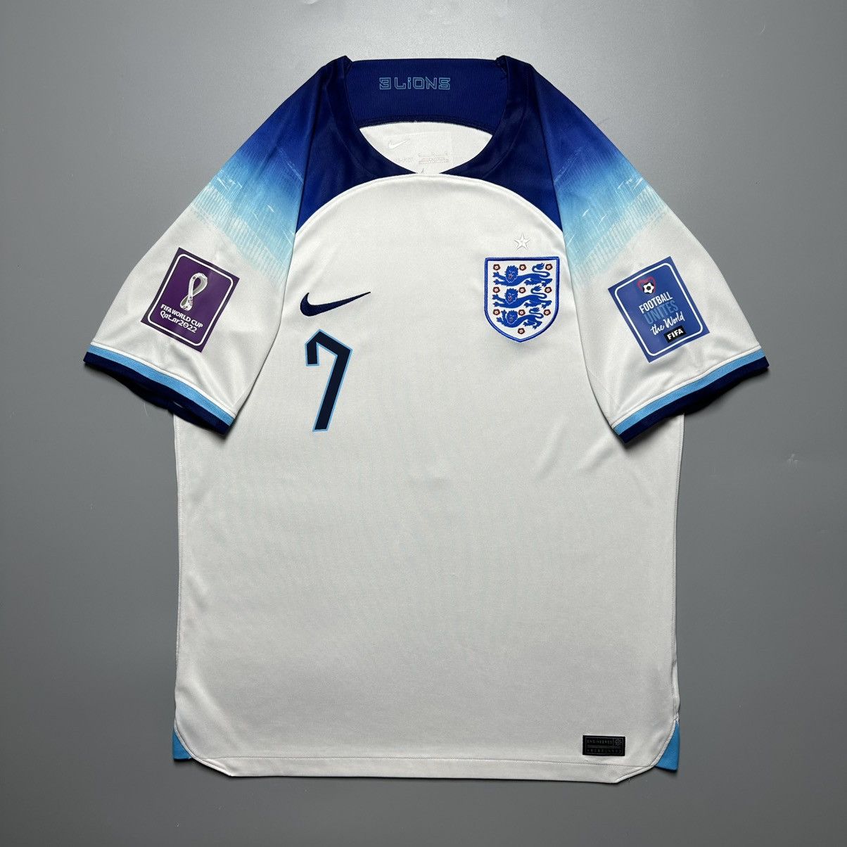 Nike ENGLAND NIKE 2022 WORLD CUP FOOTBALL JERSEY #7 GREALISH Size US M / EU 48-50 / 2 - 2 Thumbnail