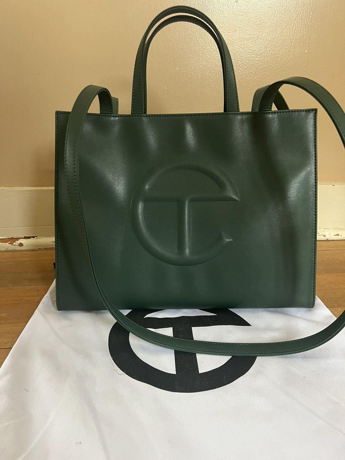 Telfar Like-new Olive green Telfar Bag, size medium Size ONE SIZE - 1 Thumbnail