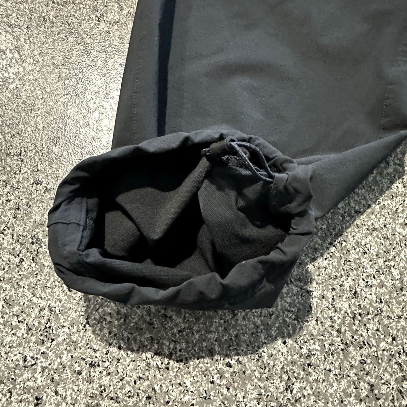 Mountain Hardwear Mountain Hardwear Pants Mens 40x30 Grey Nylon Stretch Outdoor Hiking Size US 40 / EU 56 - 8 Thumbnail