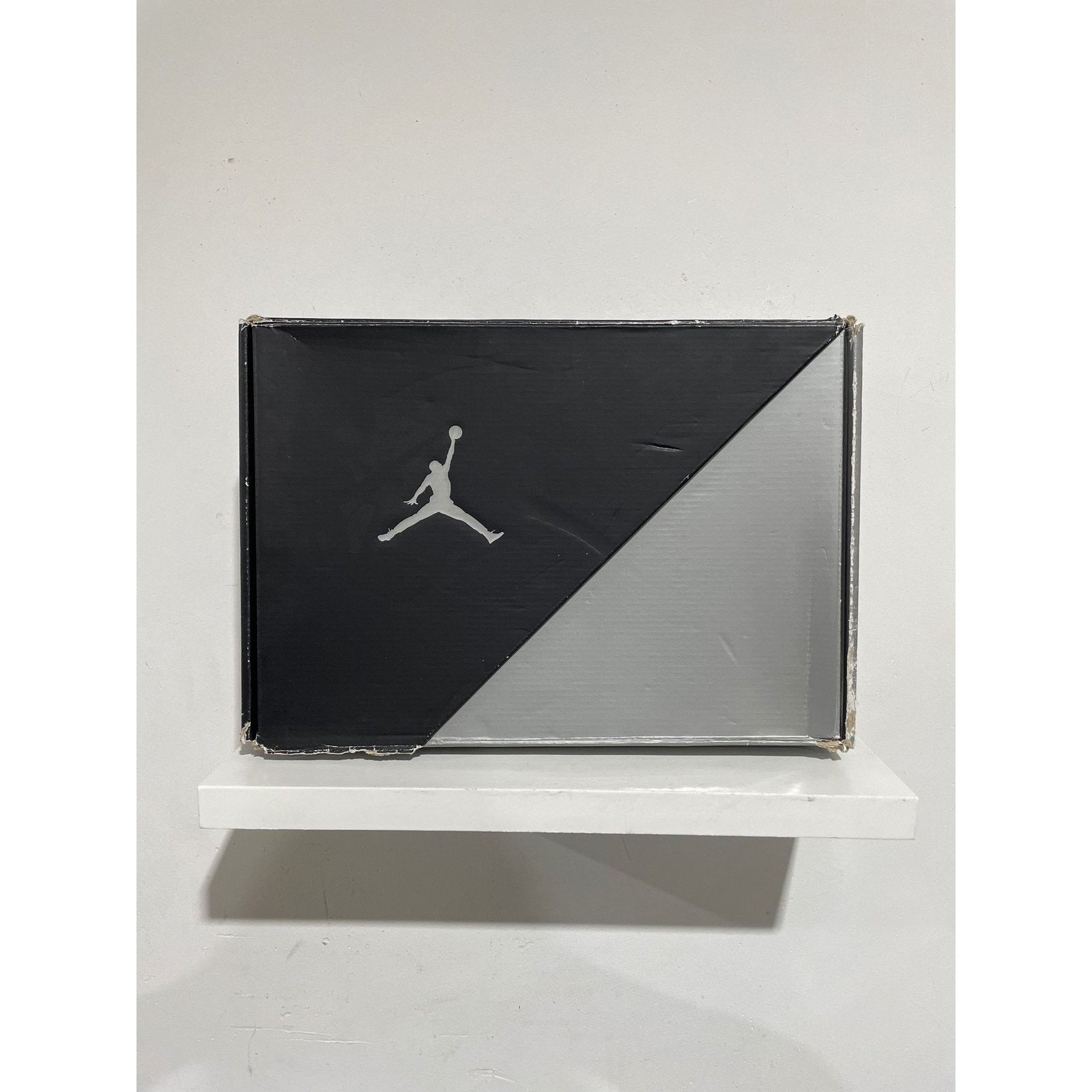 Nike JORDAN 11 RETRO JUBILEE SIZE 10 PREOWNED Size US 10 / EU 43 - 9 Thumbnail