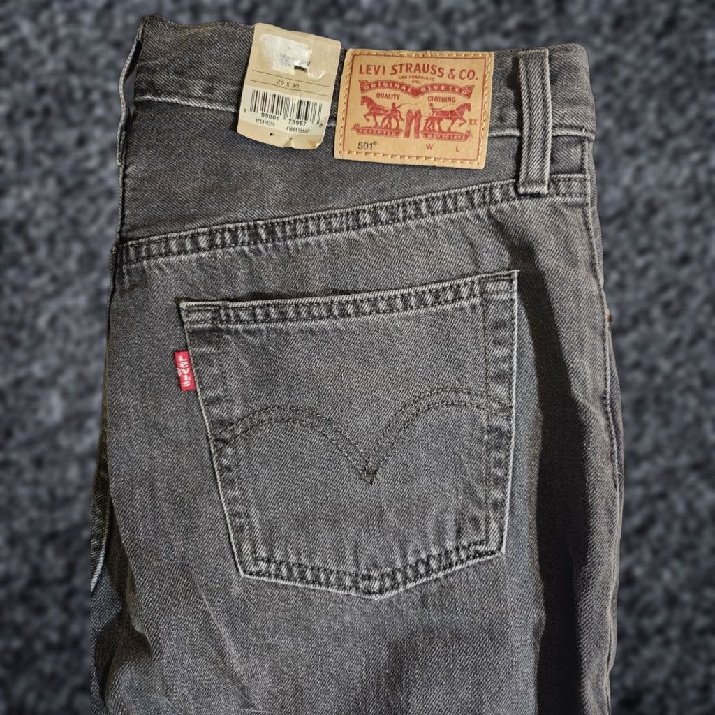 Levi's NWTs Levi's 501 Original Button Fly Jeans Black High Rise Fitted Through Hip & Thigh Womens 29x30 Slim Denim Cotton Dark Size 29" - 1 Thumbnail