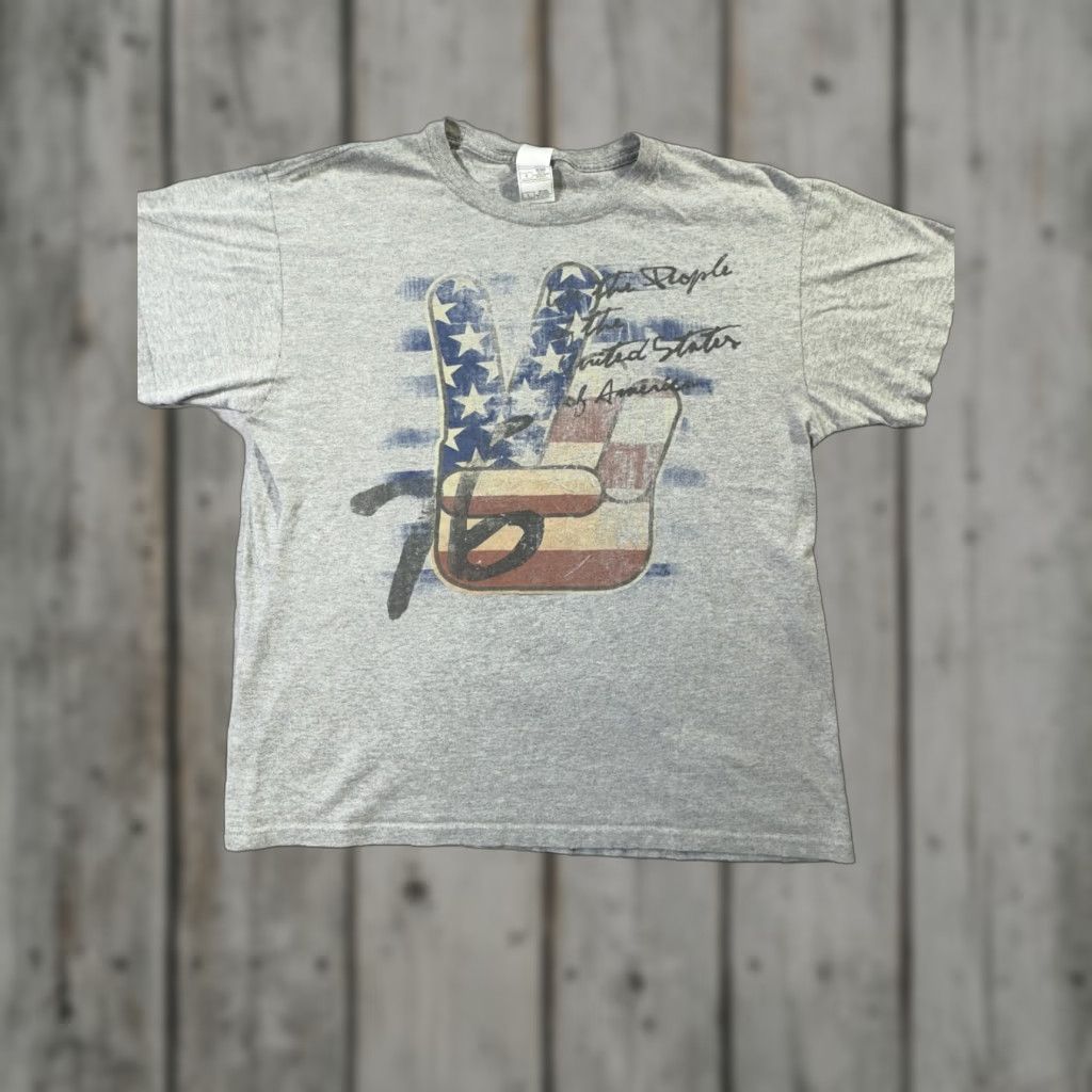 Fruit Of The Loom VINTAGE Fruit of the Loom Shirt Men Large Gray USA Peace Sign 76 Graphic Patriotic Tee Size US L / EU 52-54 / 3 - 1 Thumbnail