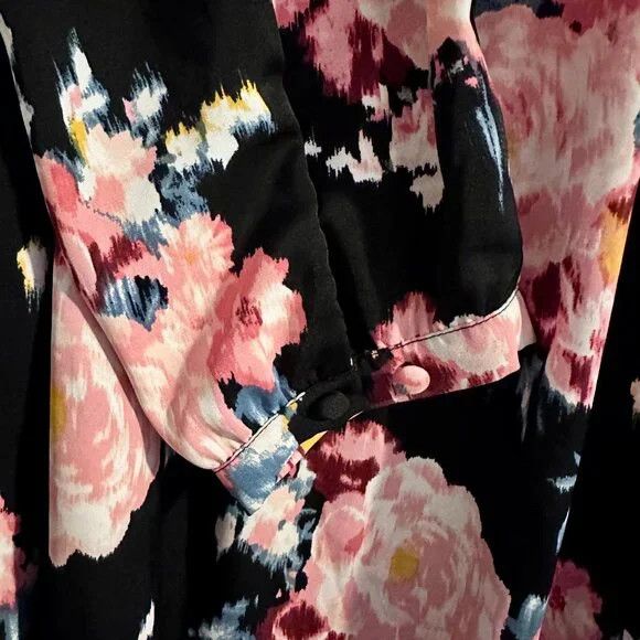 Torrid Torrid Studio Crepe De Chine Button Front Floral Blouse Size XS / US 0-2 / IT 36-38 - 5 Thumbnail