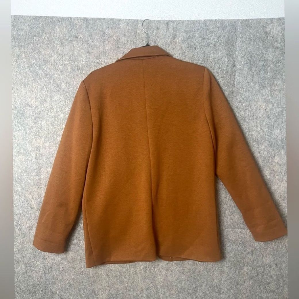 Stradivarius Stradivarius L Brown classic notched lapel front flap pockets singlebutton closure Size 42R - 7 Thumbnail