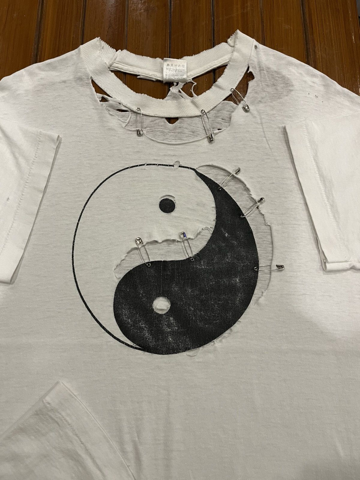 Other Vintage 90s Yin Yang T-Shirt Size US L / EU 52-54 / 3 - 3 Thumbnail