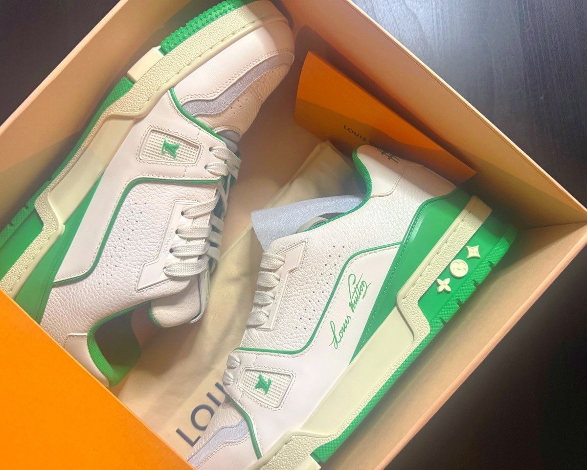 Louis Vuitton Louis Vuitton green trainer sneaker Size US 10 / EU 43 - 10 Thumbnail