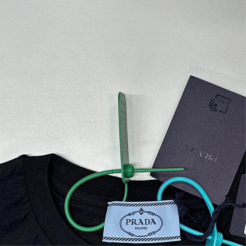 Prada Prada Black Short Sleeve T-Shirt for Women Size US S / EU 44-46 / 1 - 1 Thumbnail