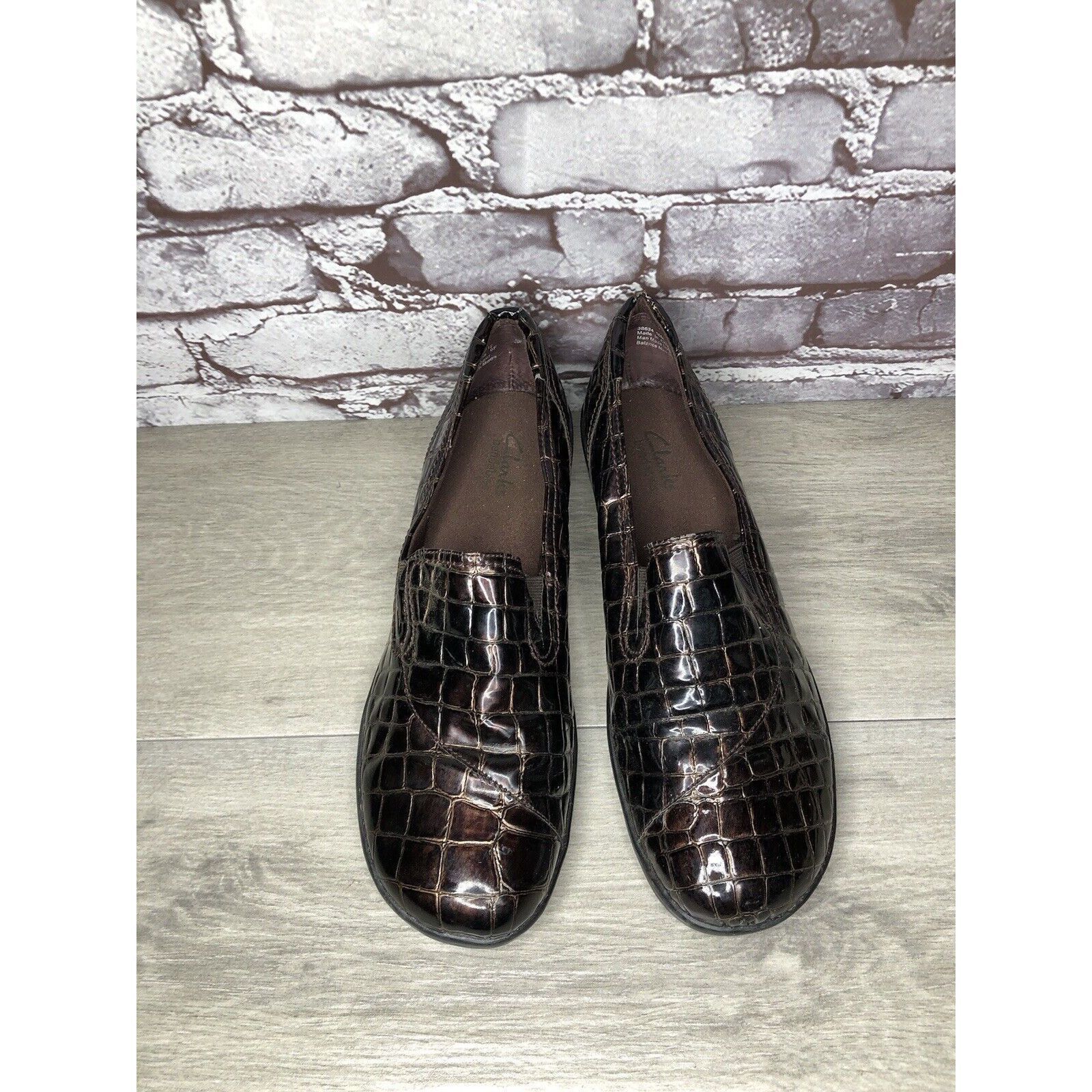 Clarks Clarks Bendables Brown Patent Leather Croc Embossed Clogs Wo Size US 12 / IT 42 - 17 Thumbnail