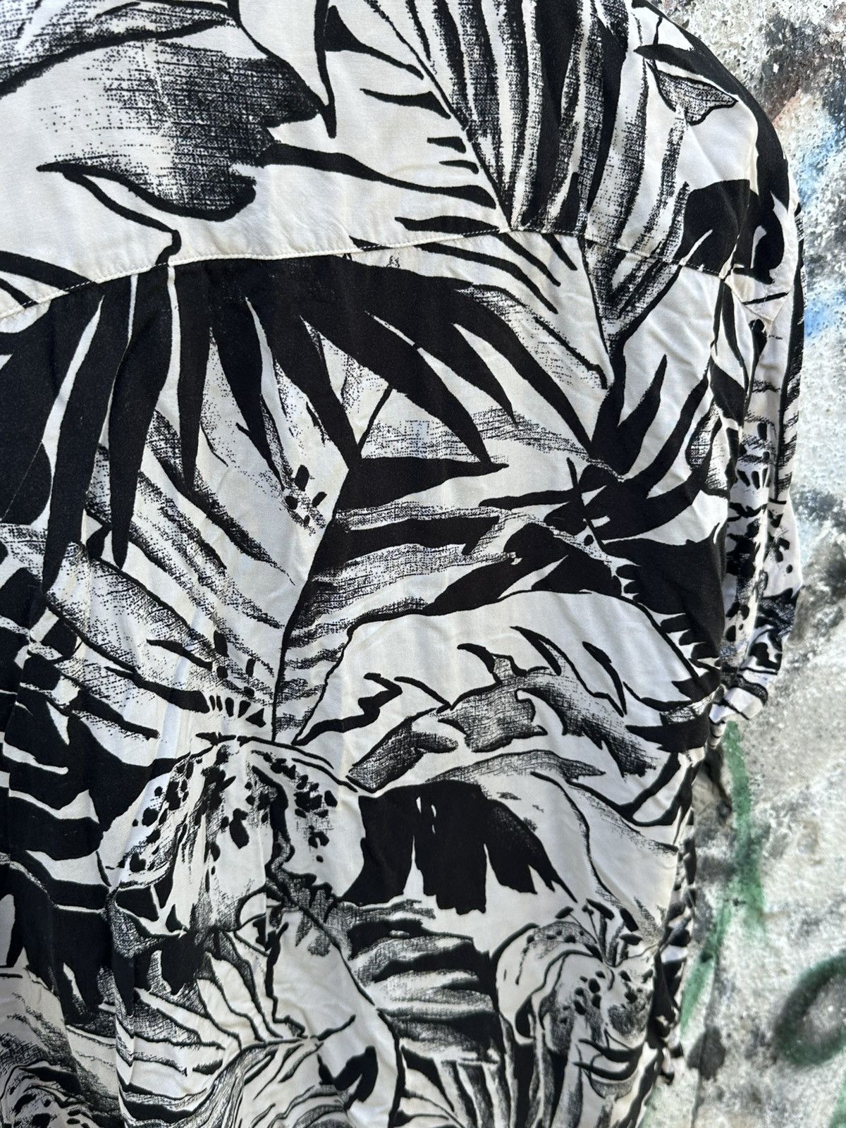 Allsaints × Japanese Brand All Saints Shirt White Oriental Bird Pattern Hawaiian Lanai Size US L / EU 52-54 / 3 - 6 Thumbnail